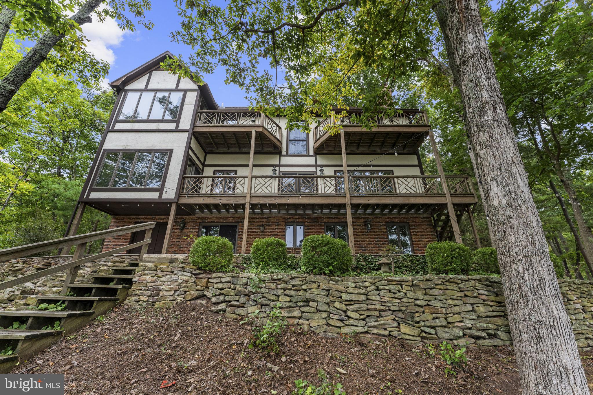 451 LAKE SERENE DRIVE