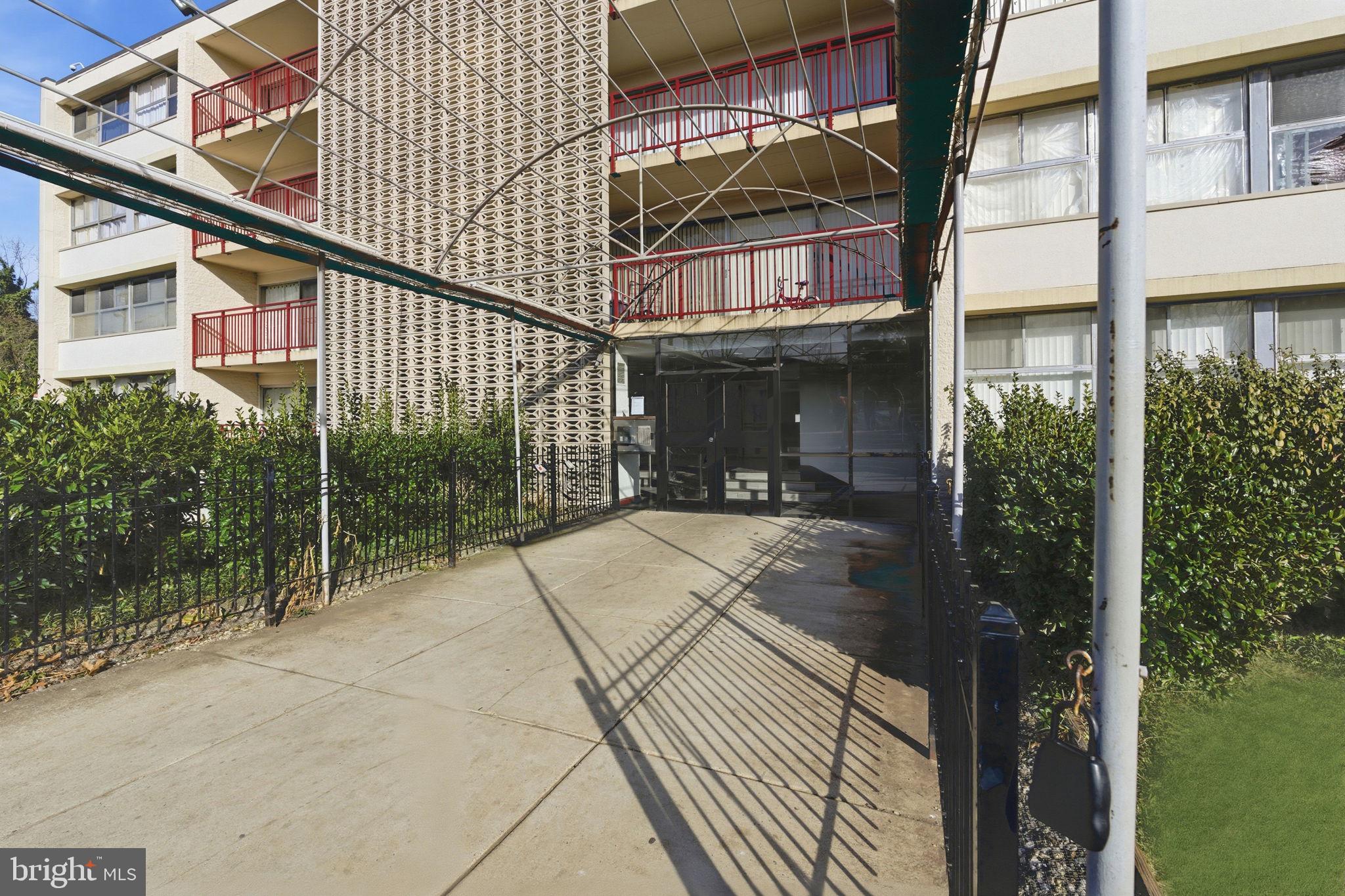 9205 NEW HAMPSHIRE AVENUE 302