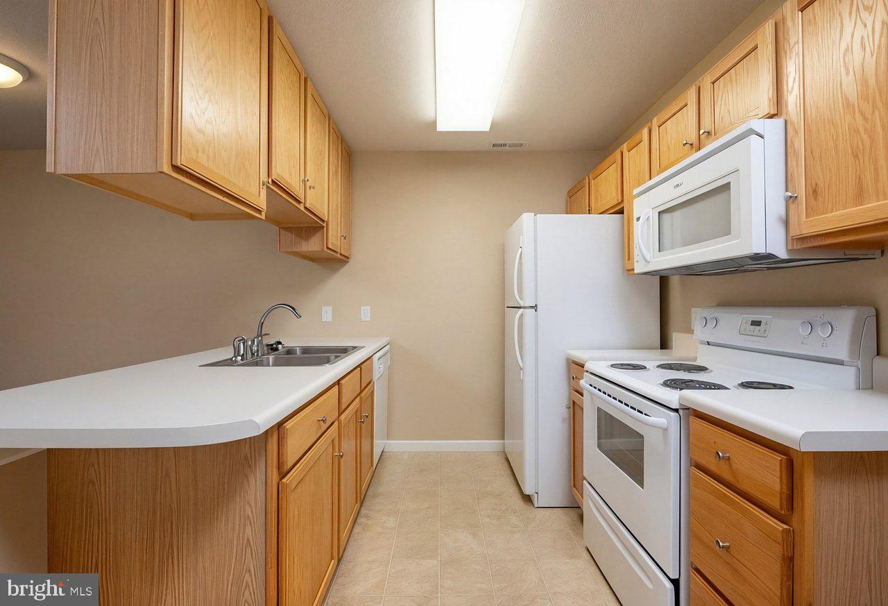 LONE PINE VILLAGE - Residential