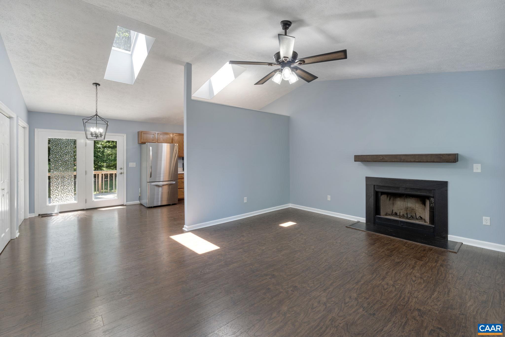 LAKE MONTICELLO - Residential