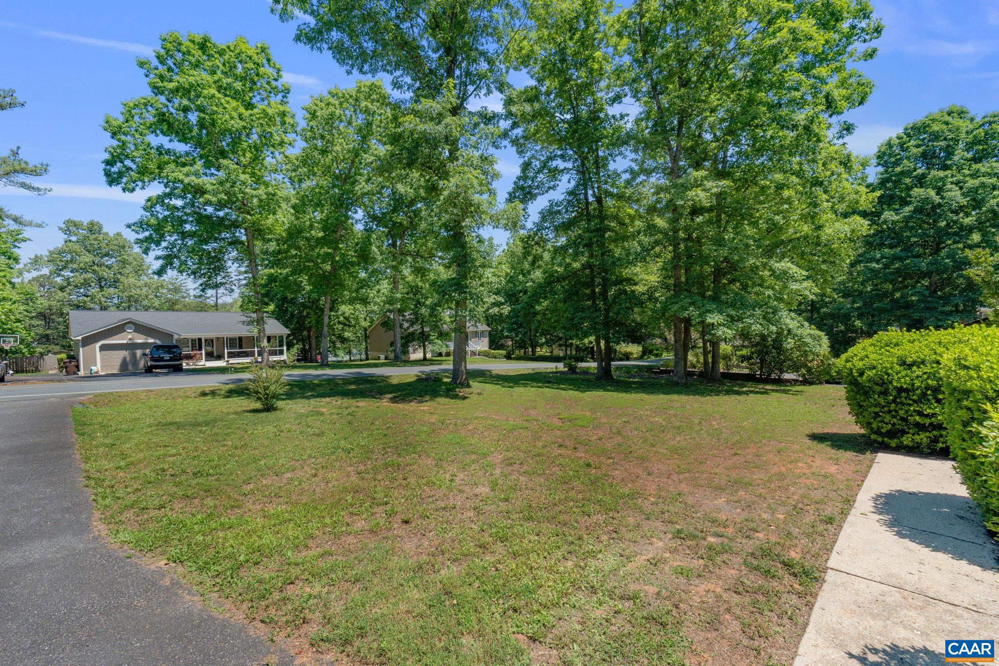 LAKE MONTICELLO - Residential