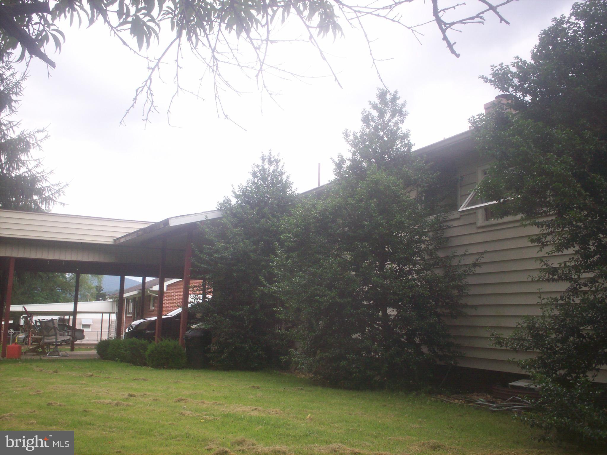 350 PARKVIEW DRIVE