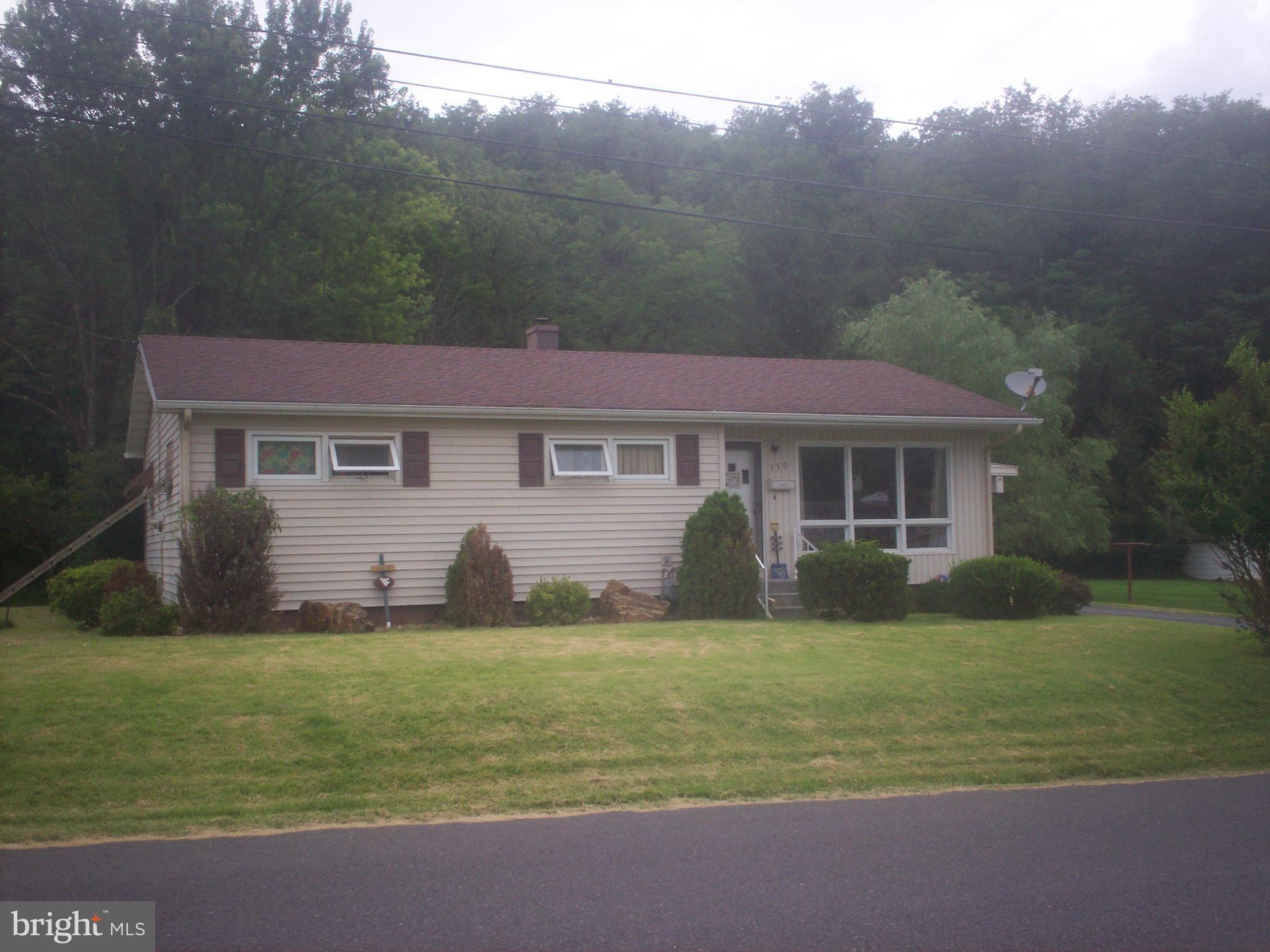 350 PARKVIEW DRIVE