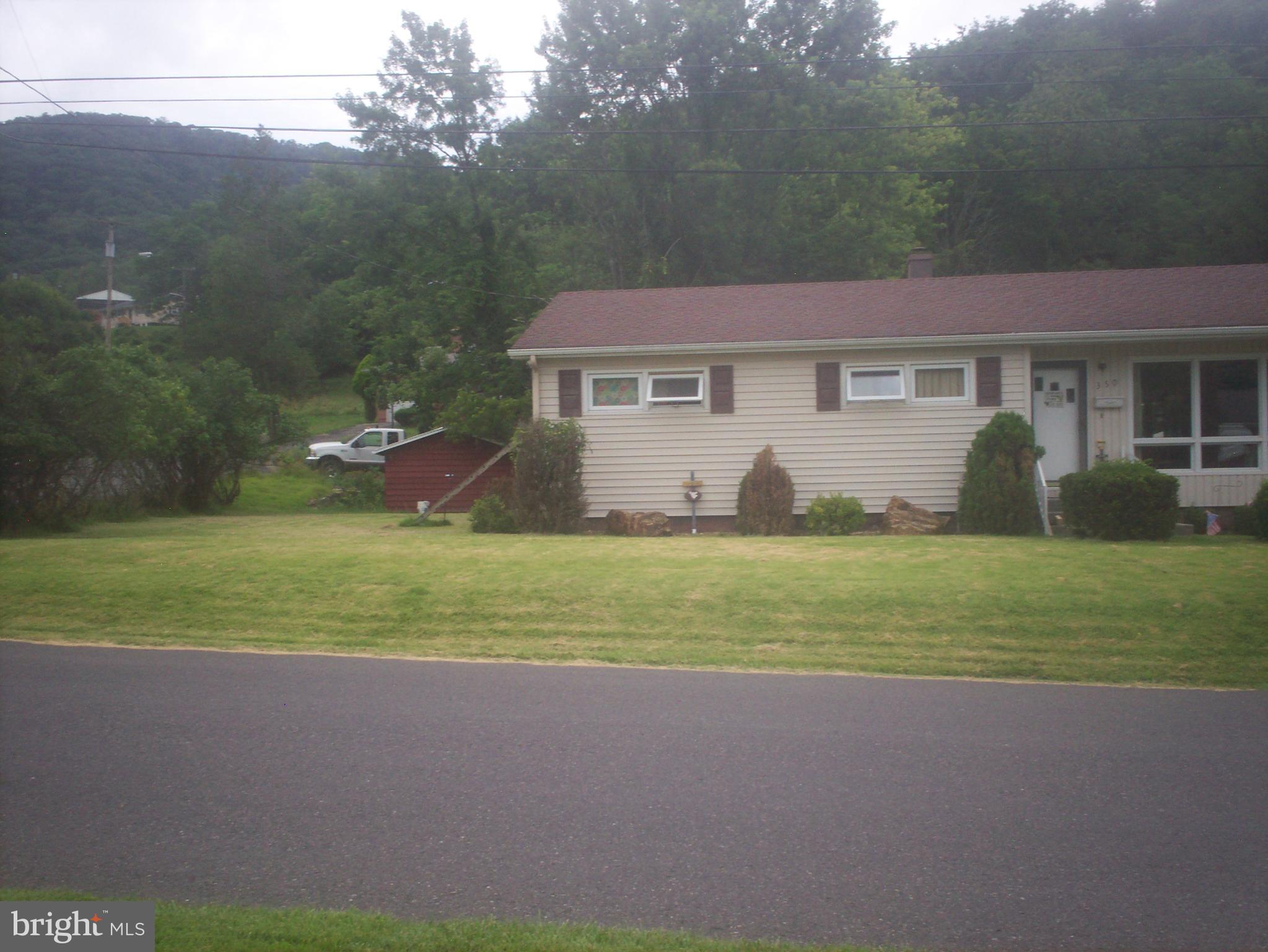 350 PARKVIEW DRIVE