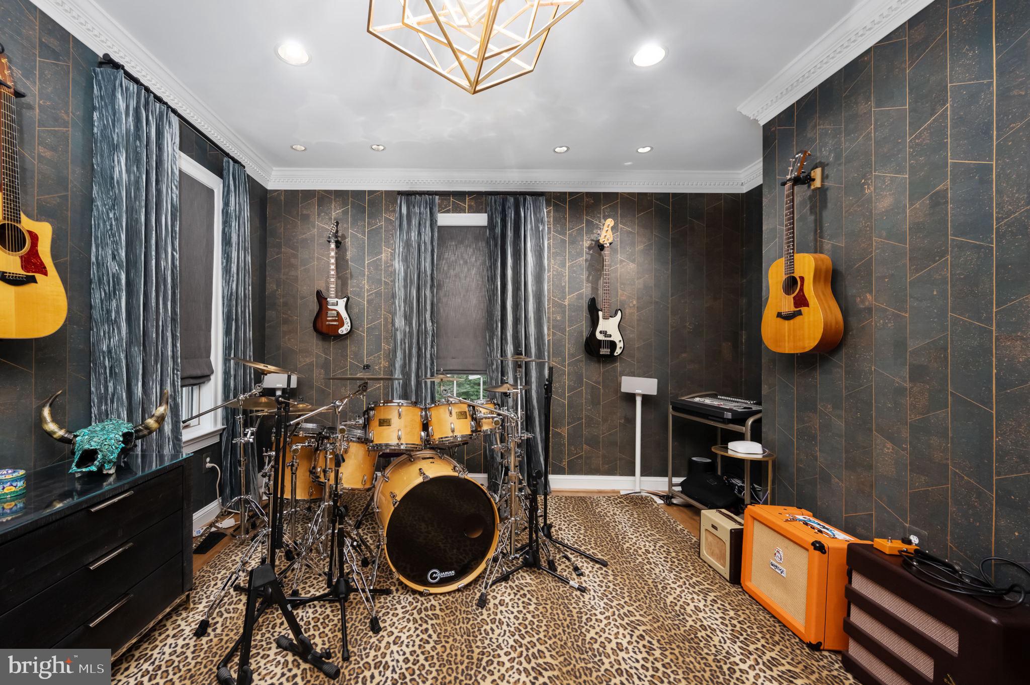 COVENANT COVE - Residential