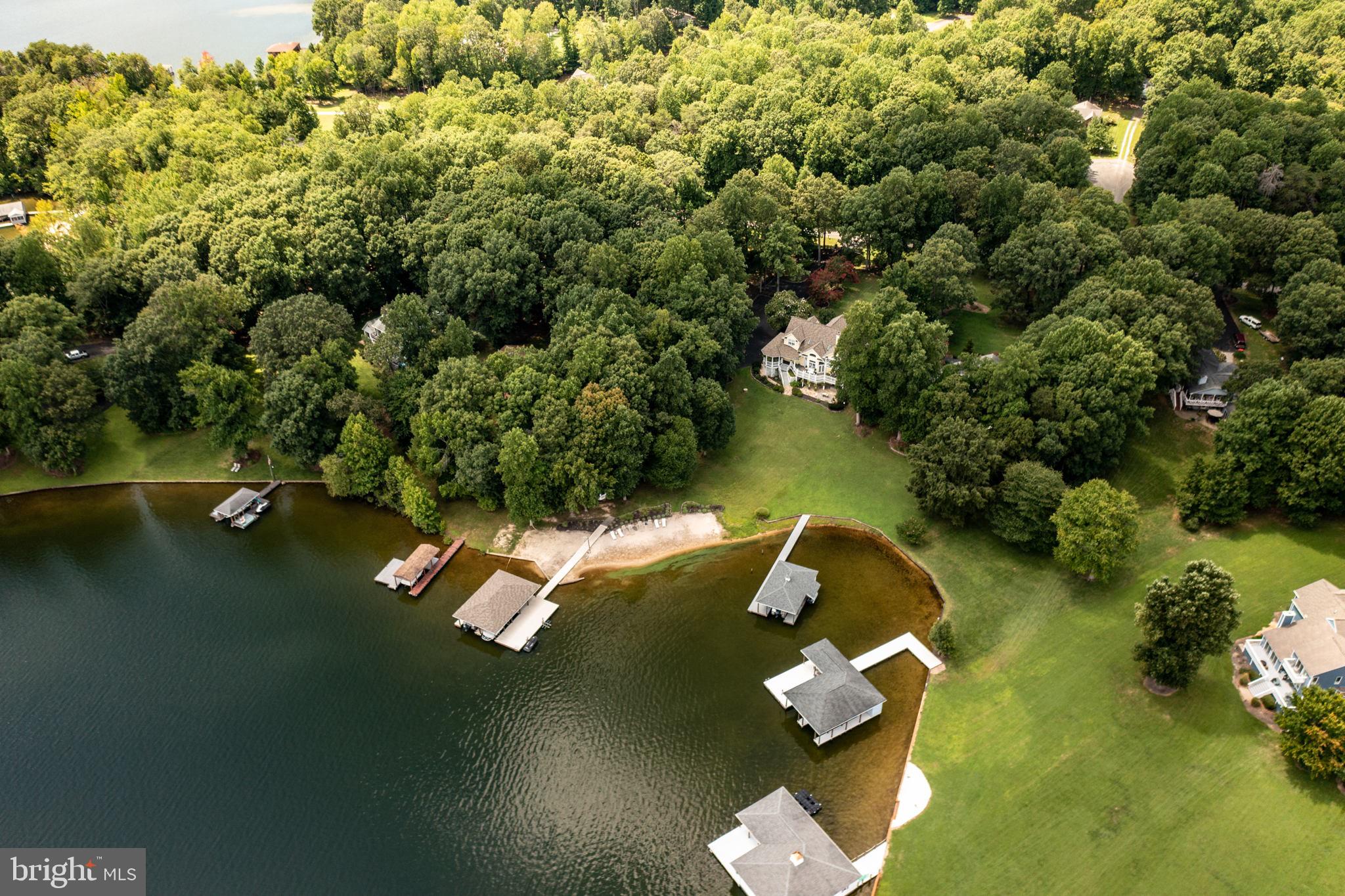 COVENANT COVE - Residential