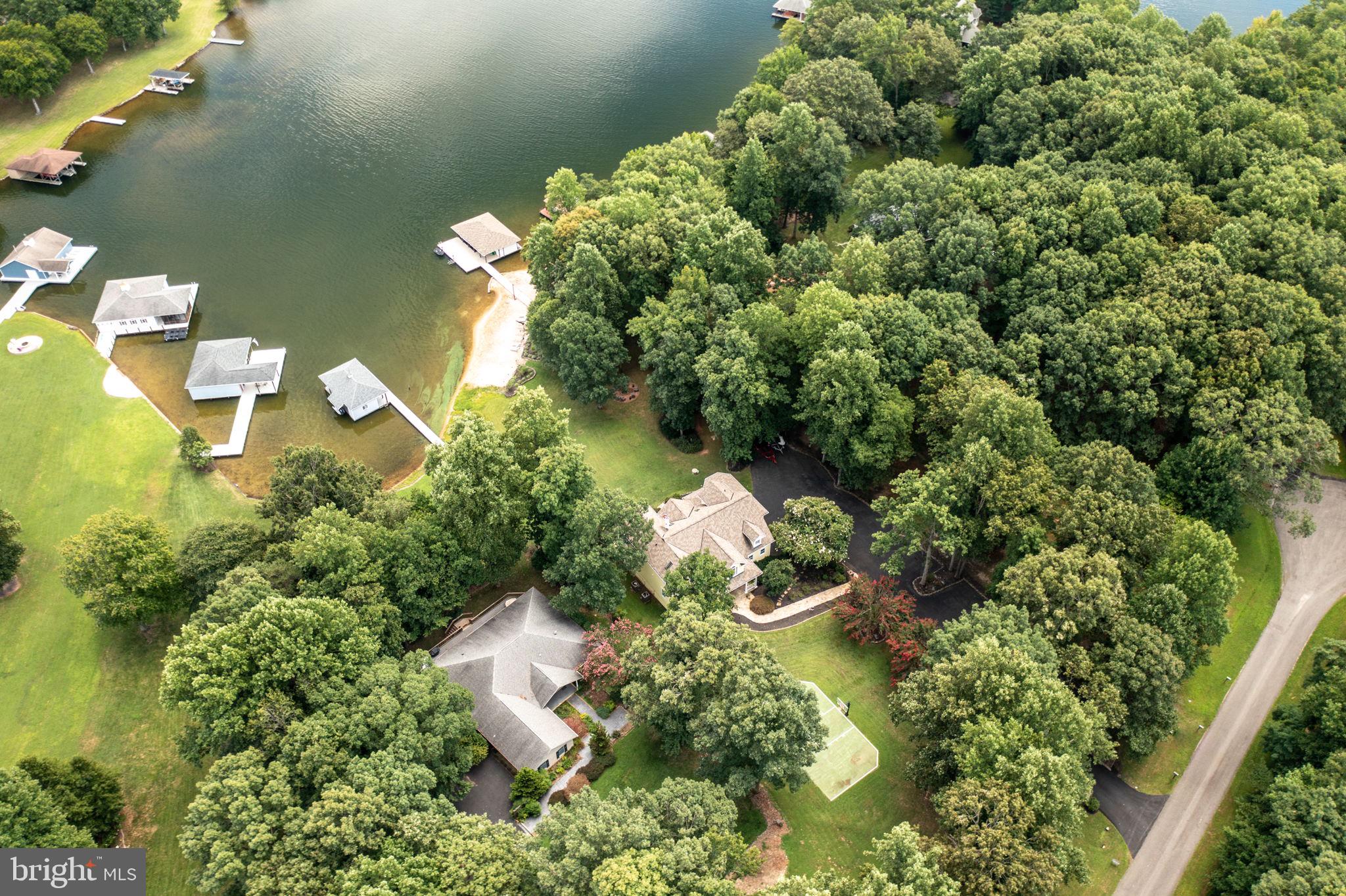 COVENANT COVE - Residential