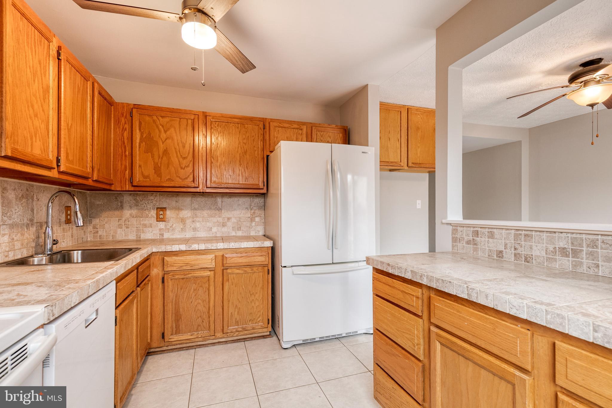 WOODSDALE MANOR - Residential