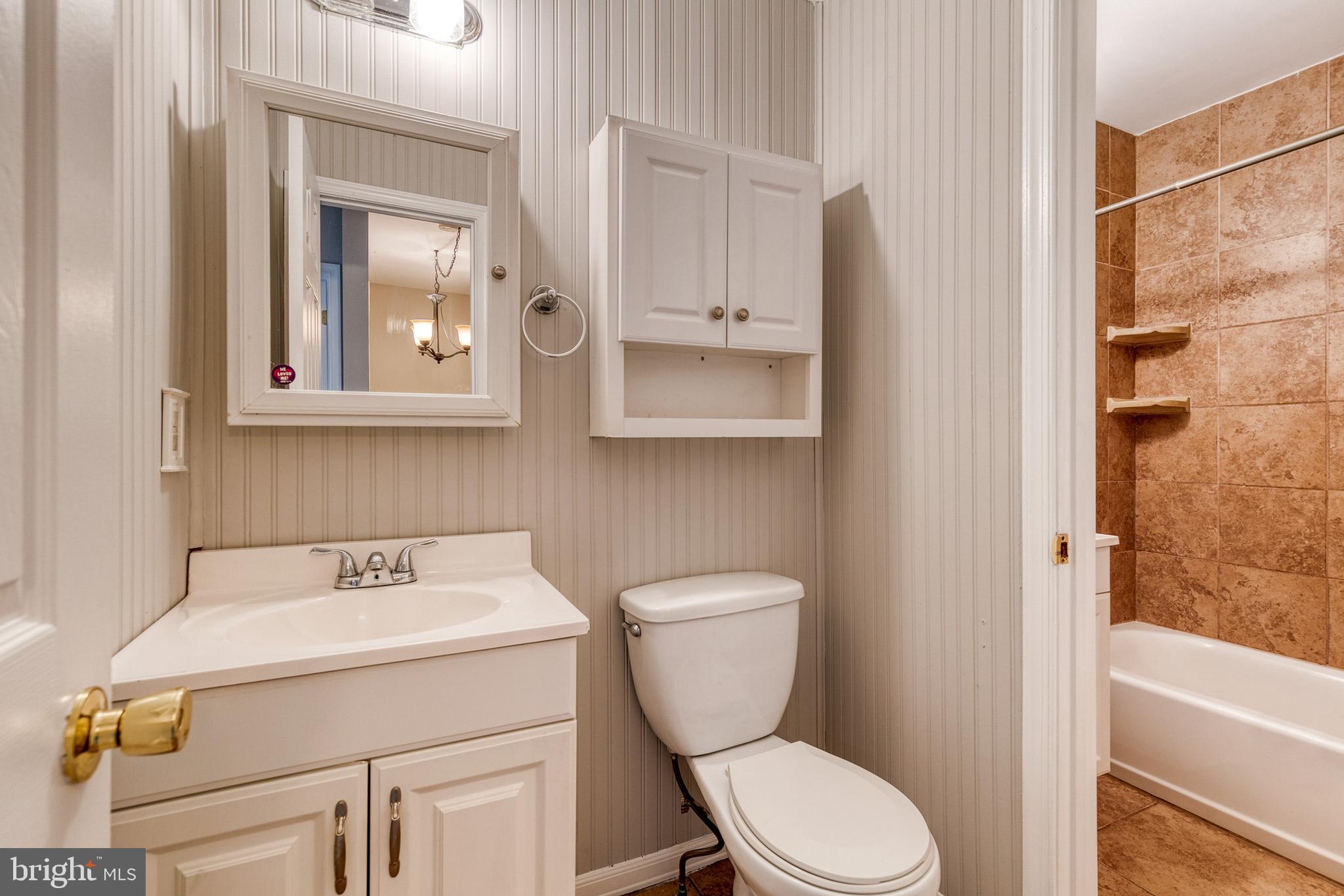 WOODSDALE MANOR - Residential