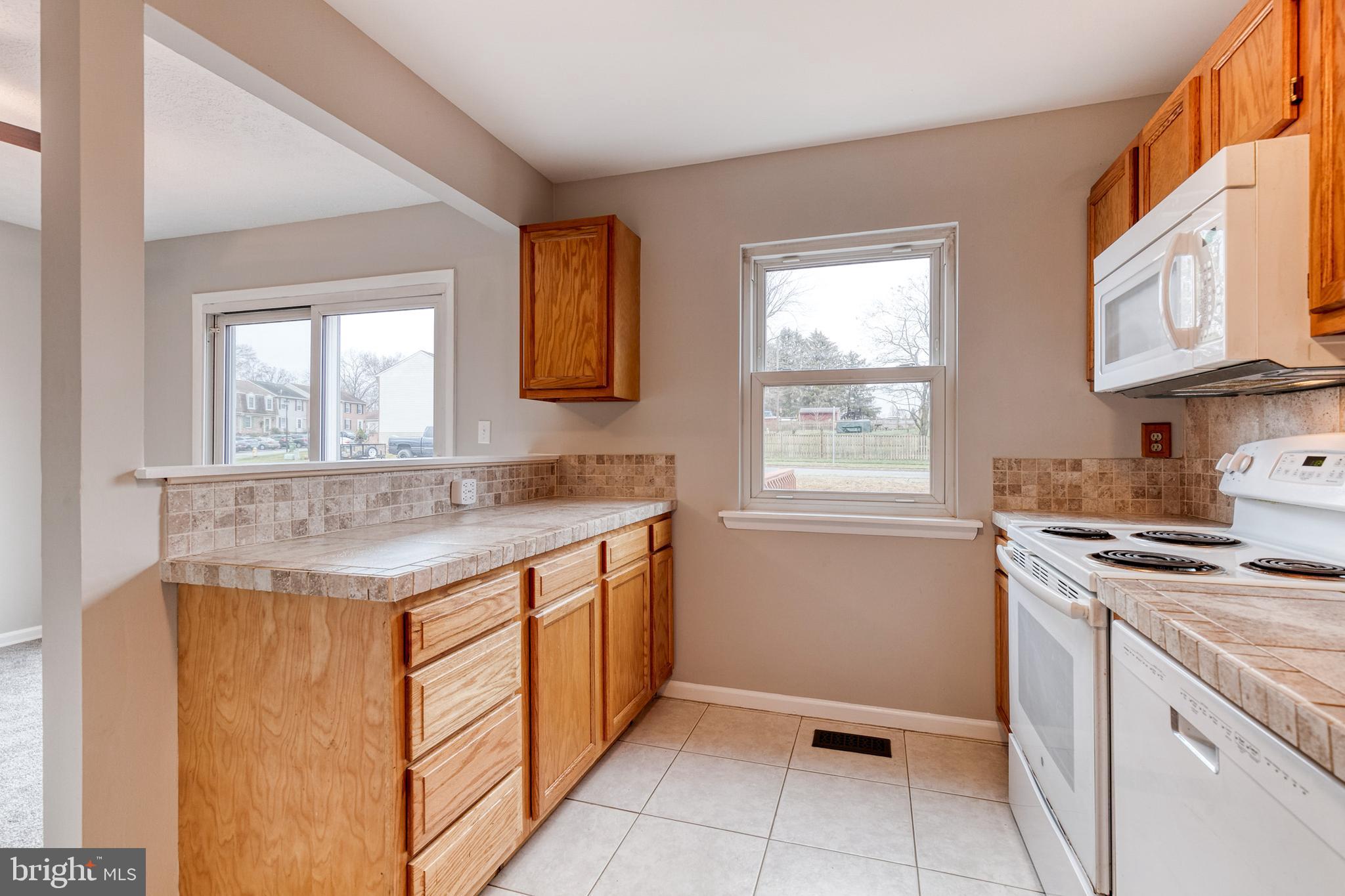 WOODSDALE MANOR - Residential