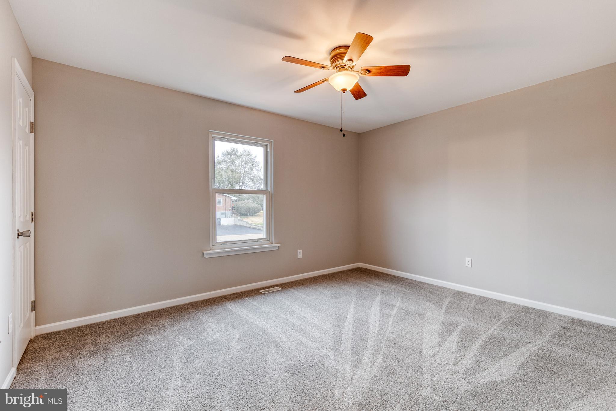 WOODSDALE MANOR - Residential