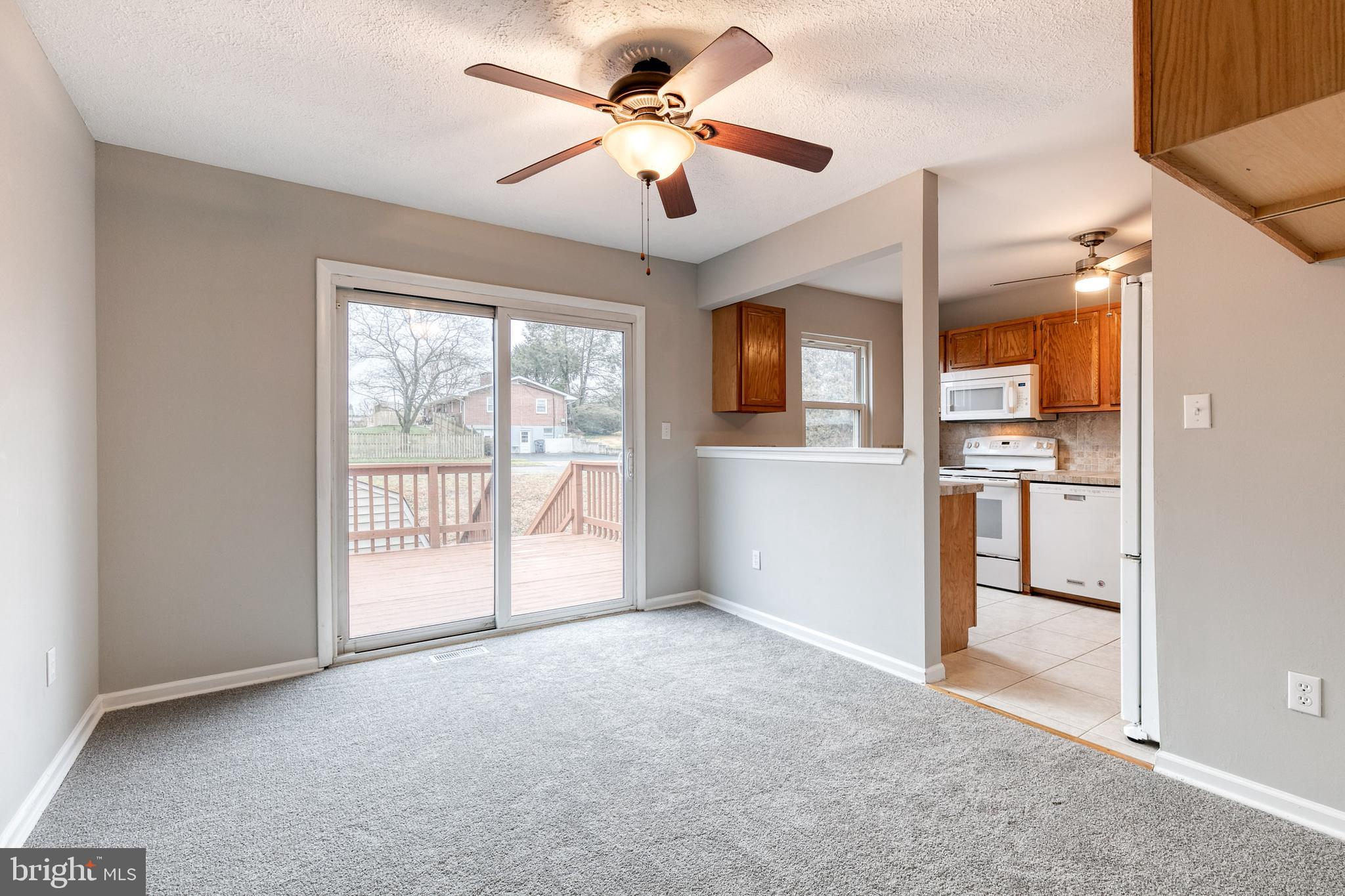 WOODSDALE MANOR - Residential