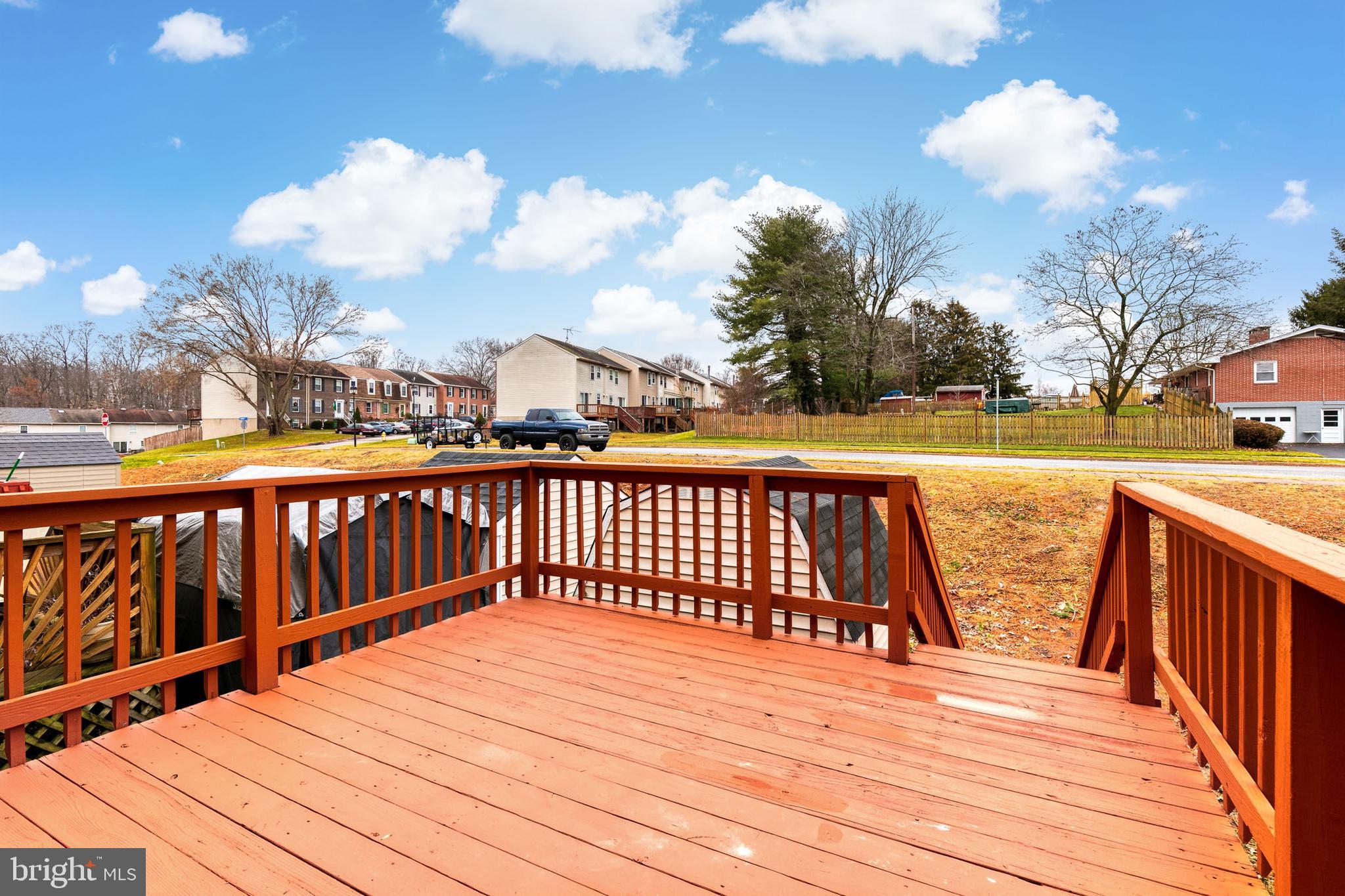 WOODSDALE MANOR - Residential