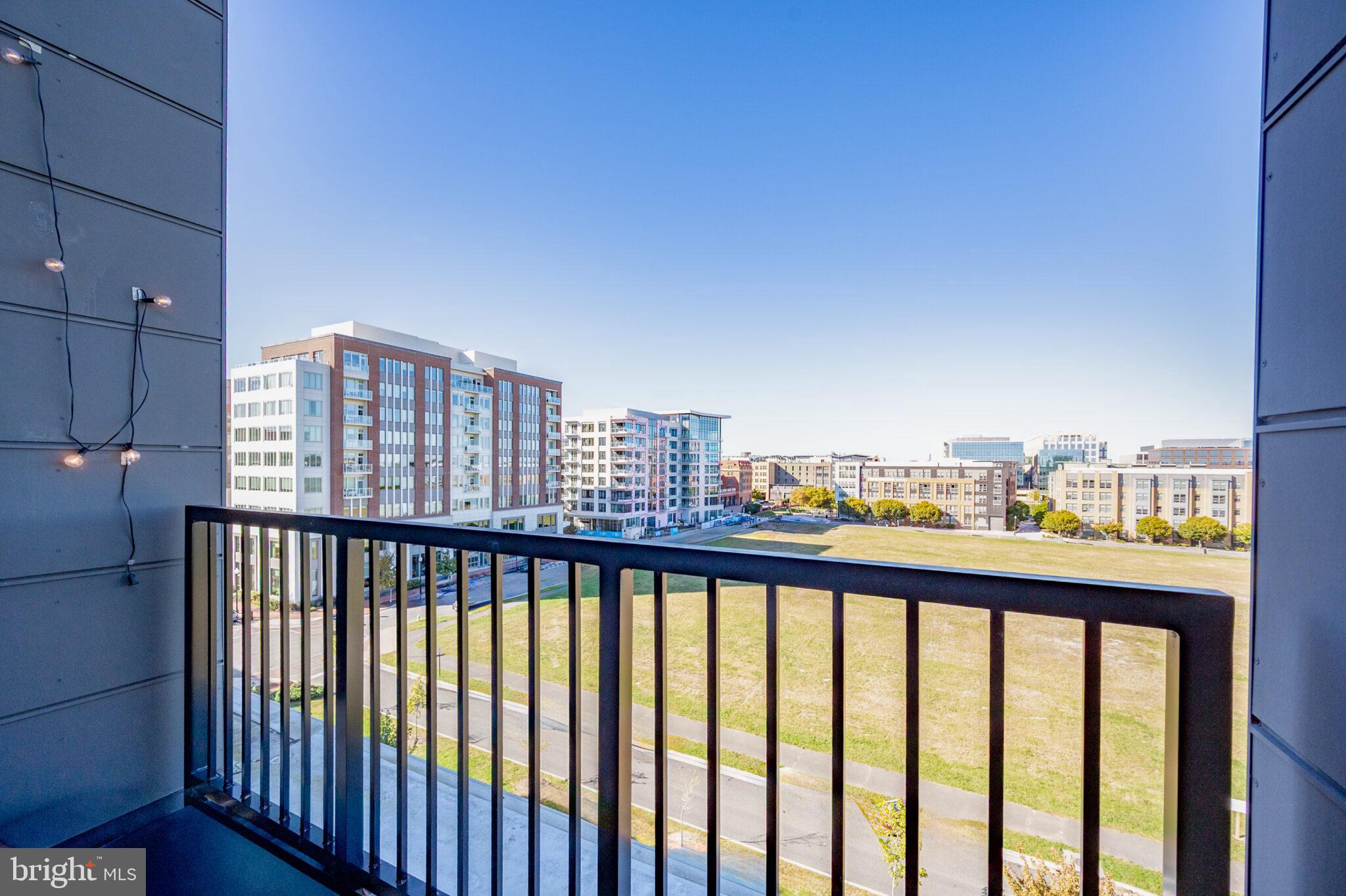 POTOMAC  YARDS - Residential