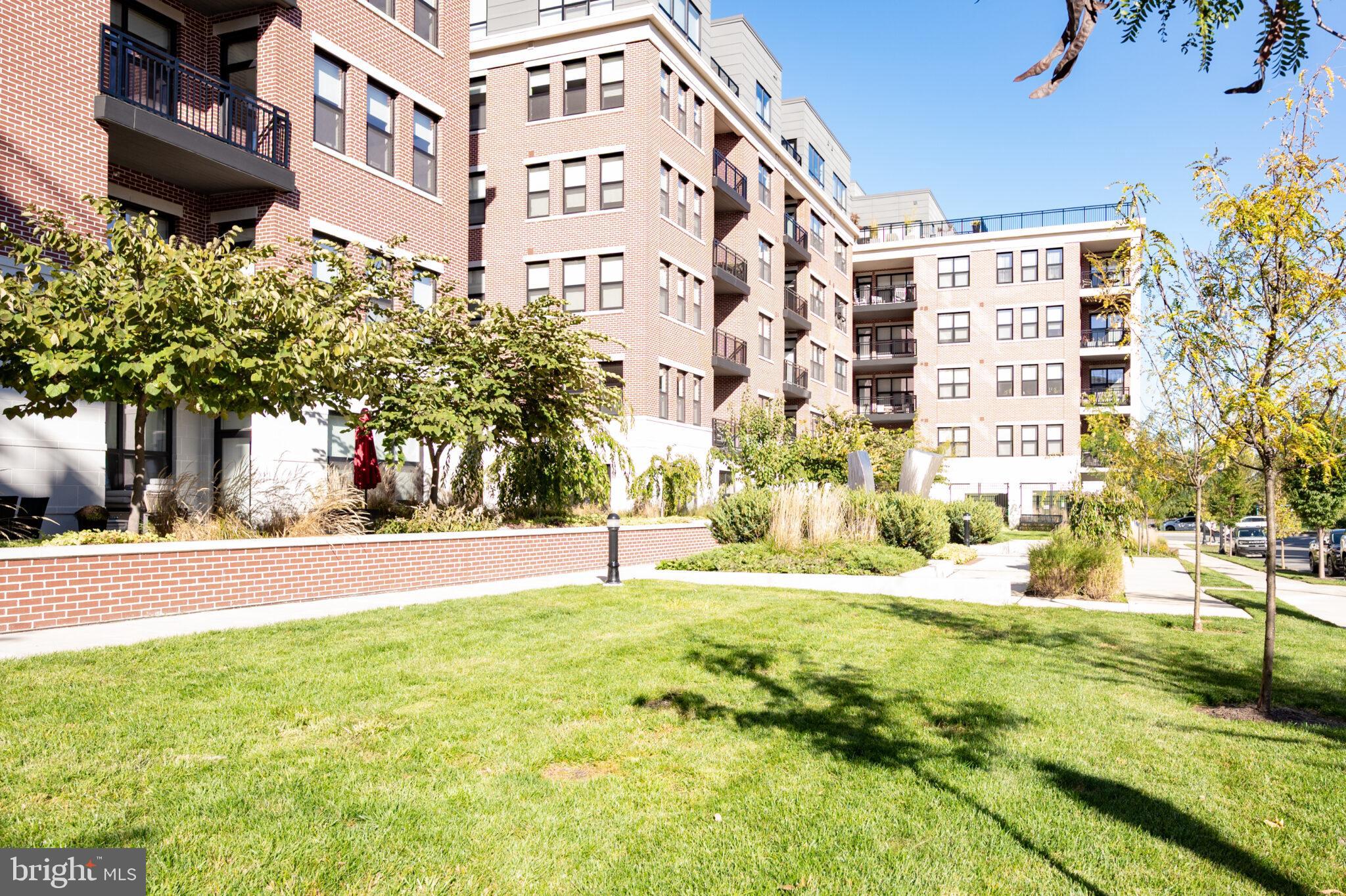 POTOMAC  YARDS - Residential