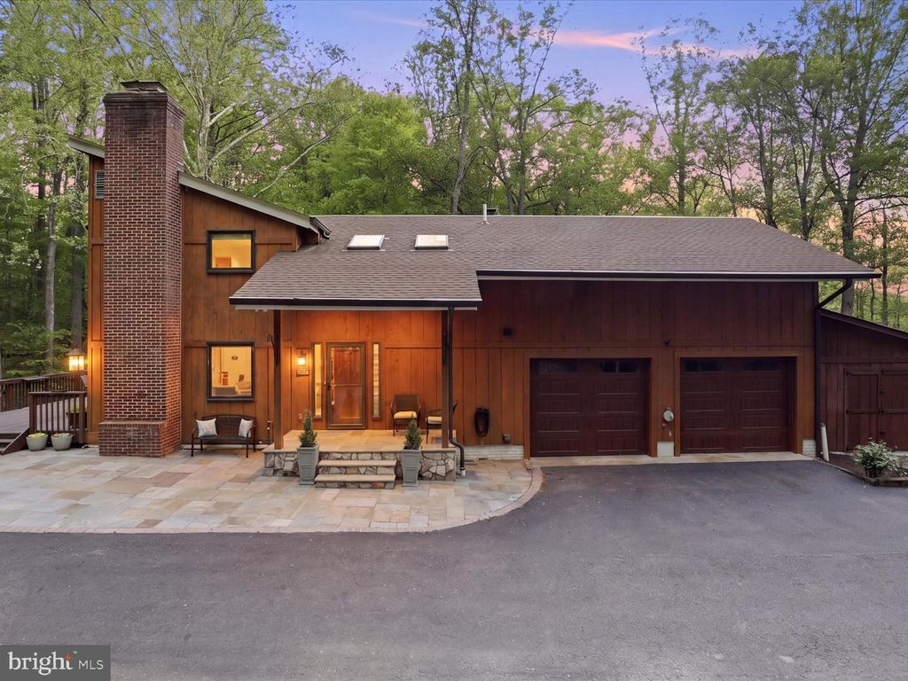 Photo of 11930 Henderson Road, CLIFTON, VA 20124 (MLS # VAFX2306952)