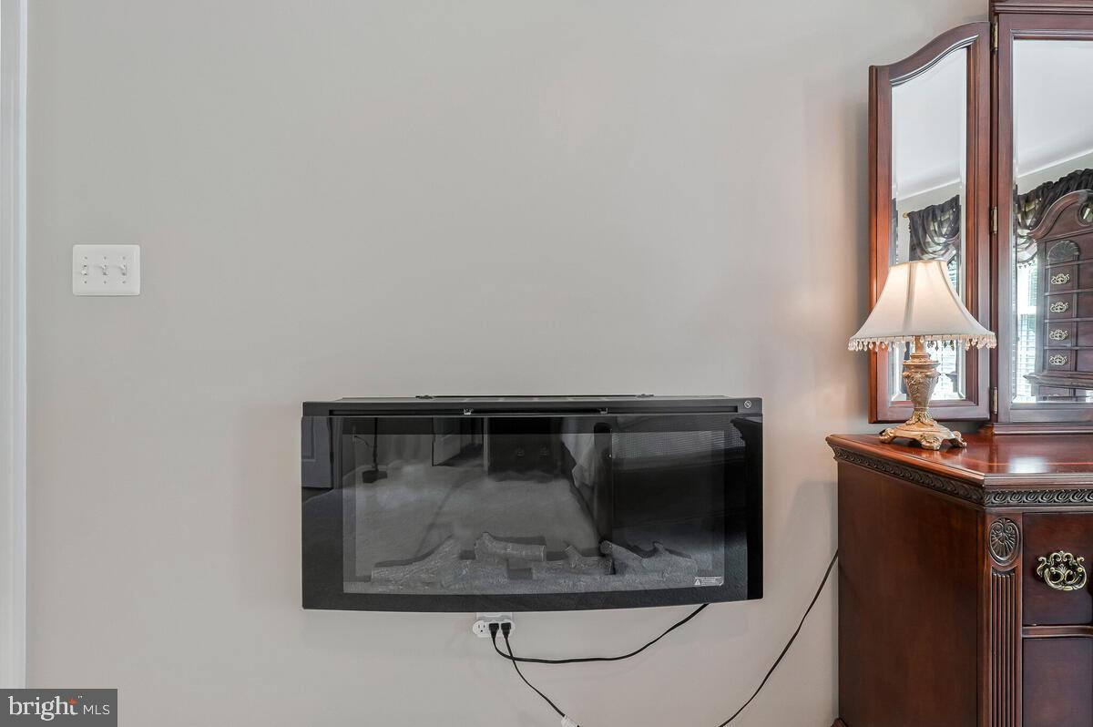 ROSE VALLEY-PLAT EIGHT> - Residential