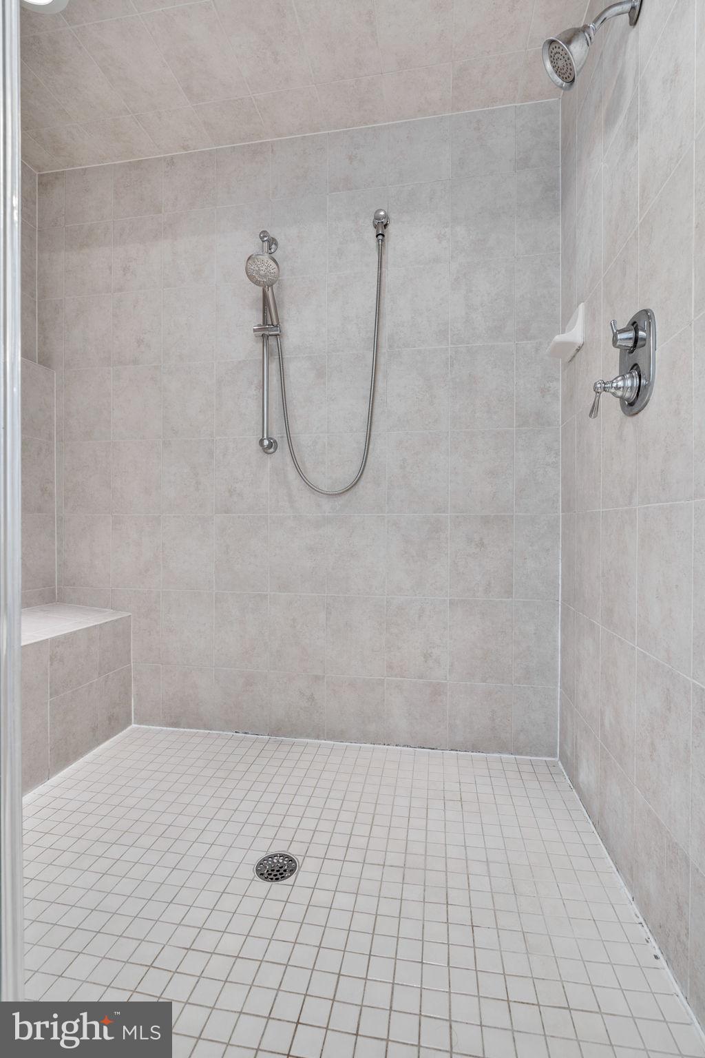 BROAD CREEK - Residential Lease