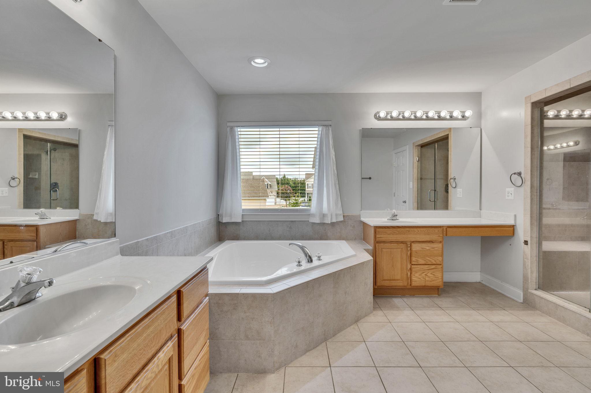 BROAD CREEK - Residential Lease