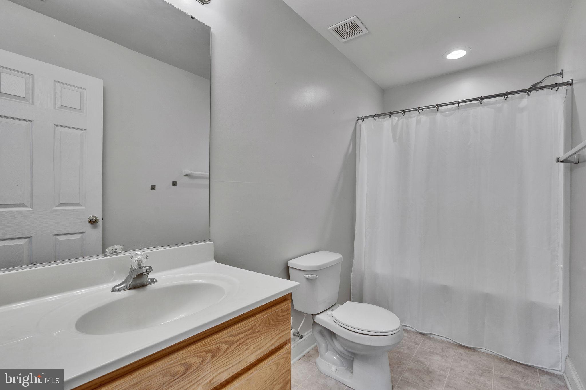 BROAD CREEK - Residential Lease