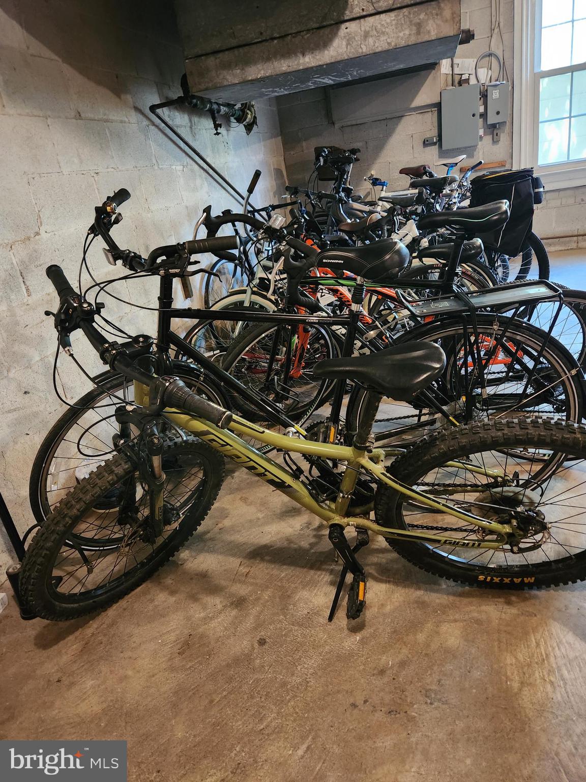 HAMLET HOUSE - Residential Lease