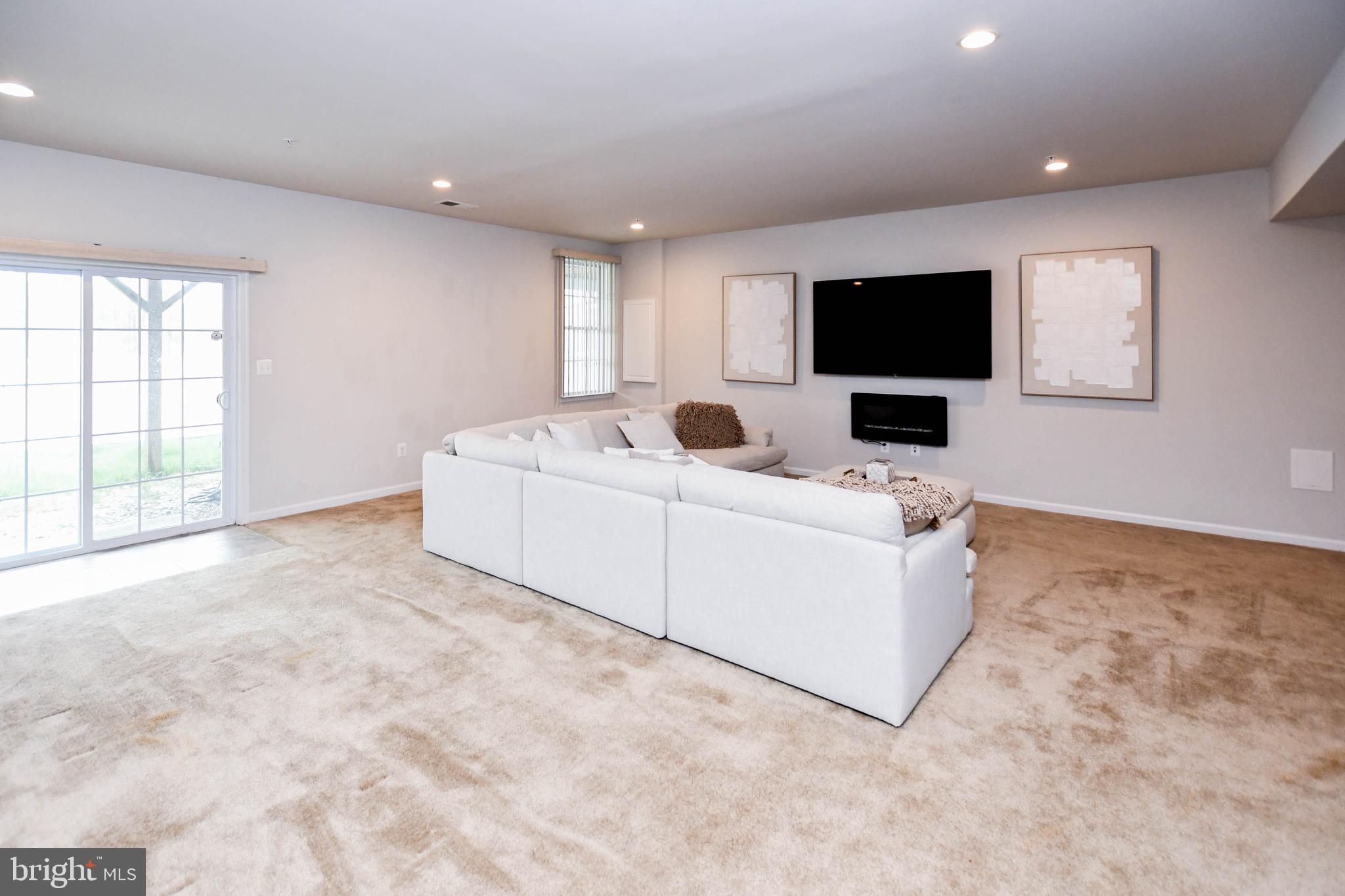 MARLBORO RIDGE - Residential