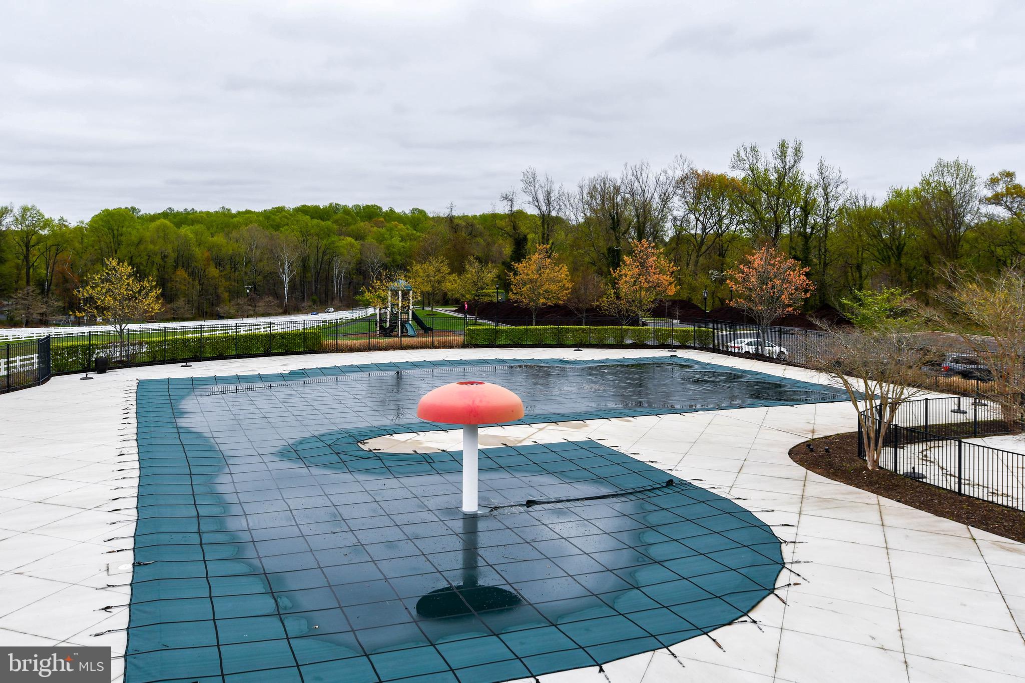 MARLBORO RIDGE - Residential