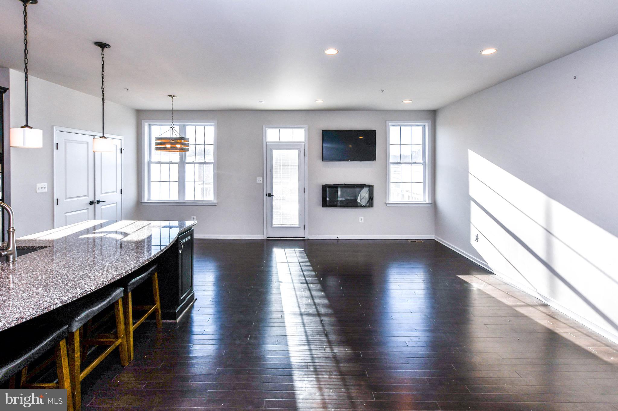 MARLBORO RIDGE - Residential