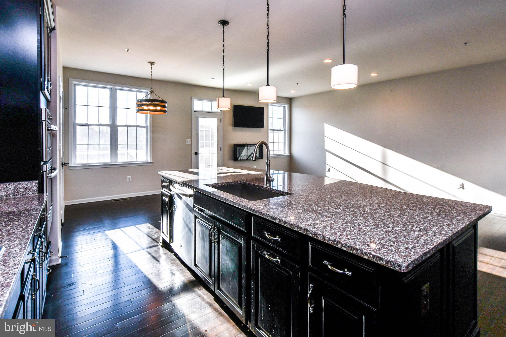 MARLBORO RIDGE - Residential