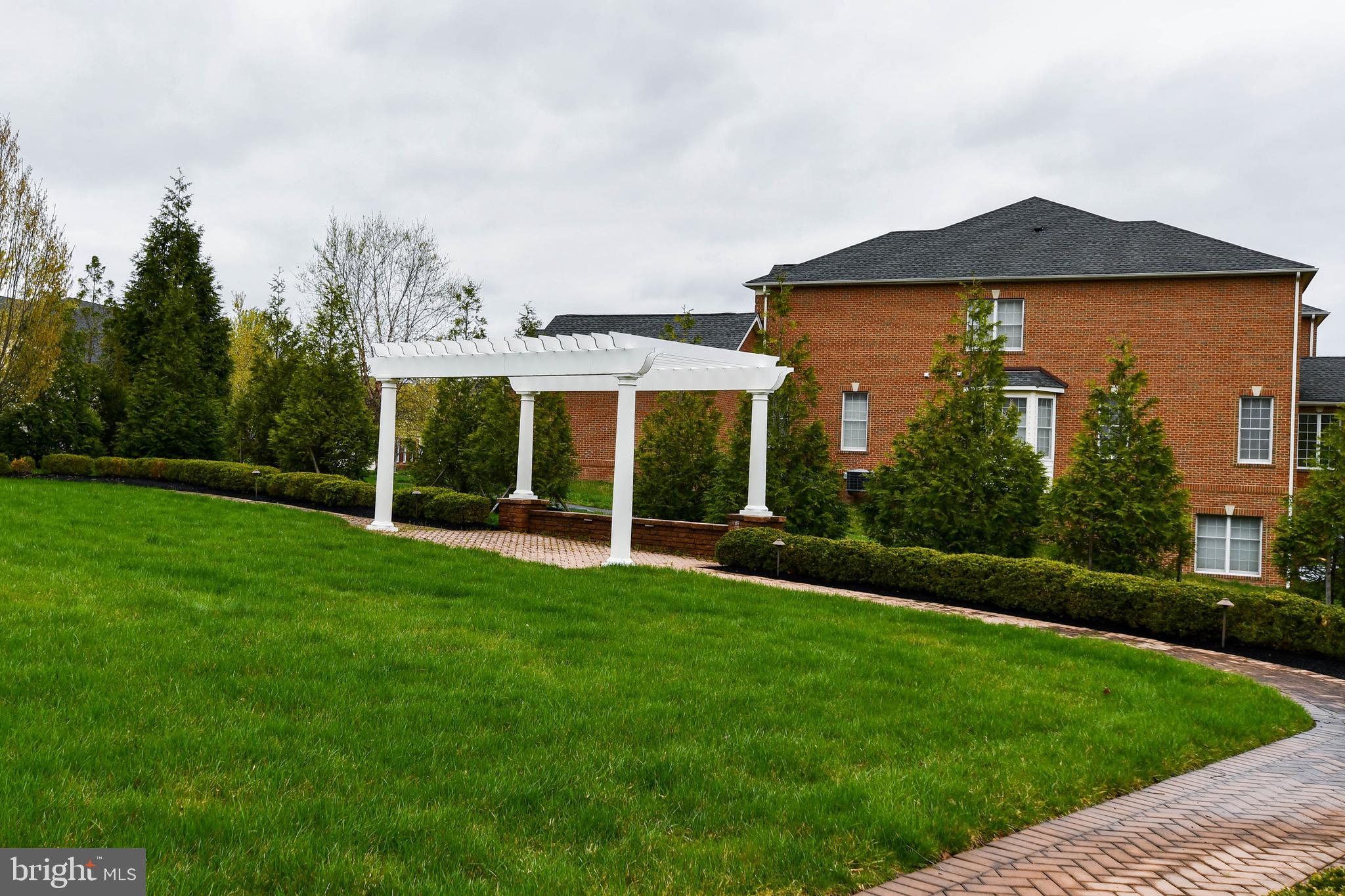 MARLBORO RIDGE - Residential