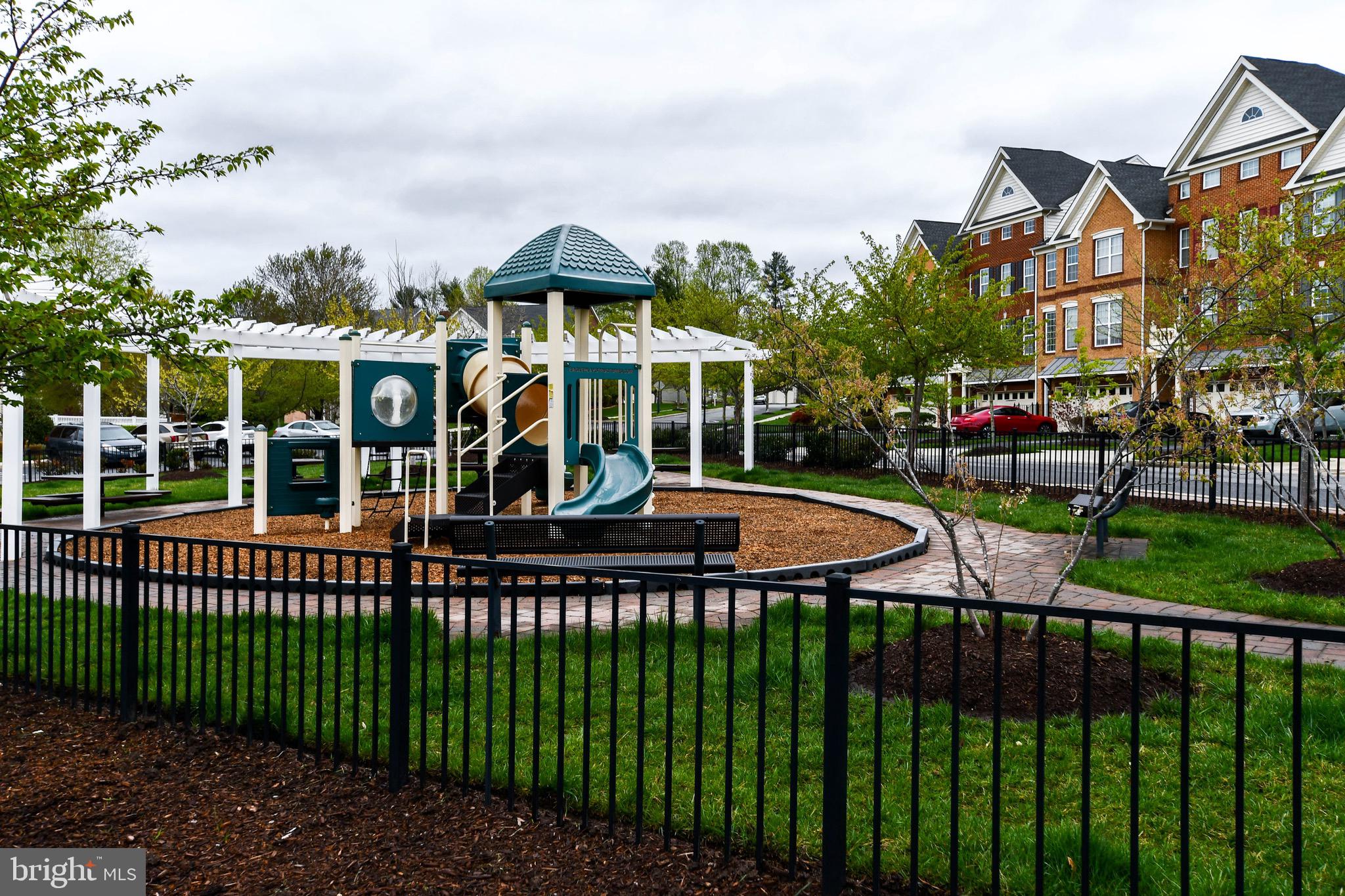 MARLBORO RIDGE - Residential