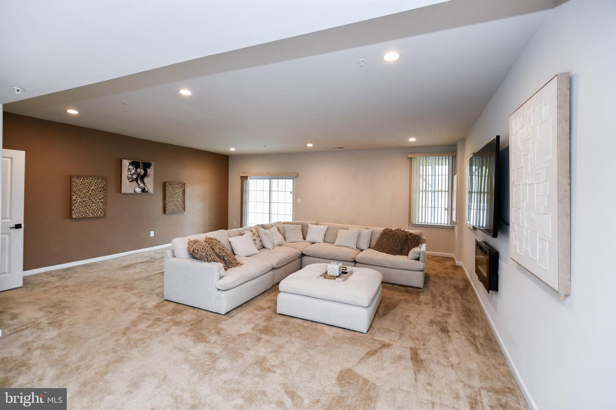 MARLBORO RIDGE - Residential