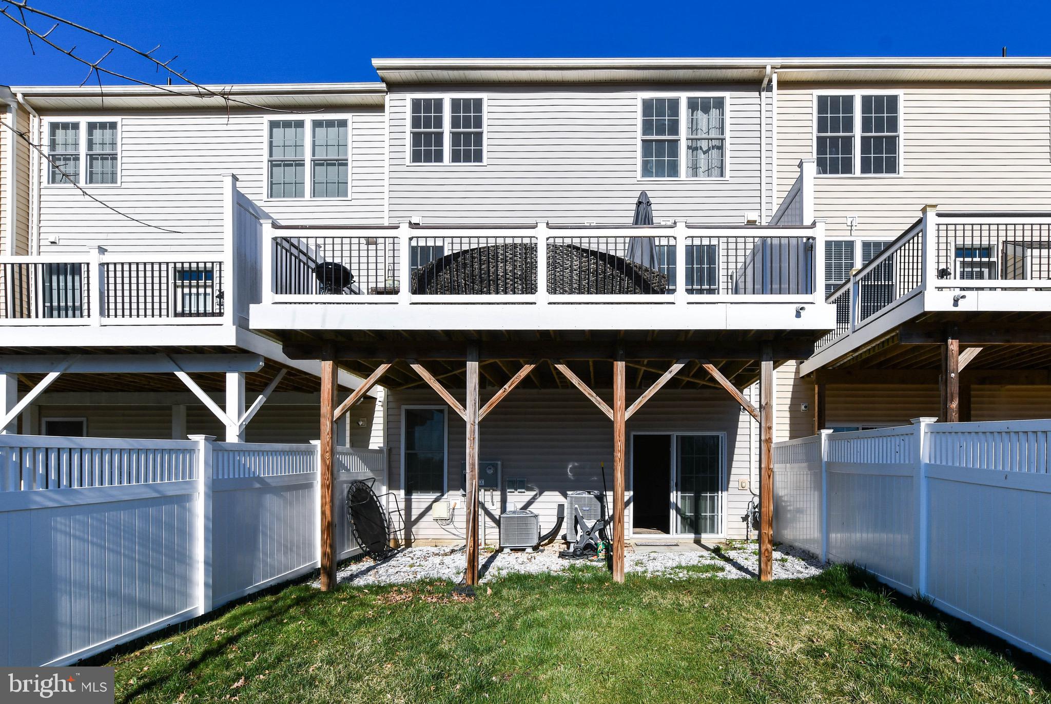 MARLBORO RIDGE - Residential