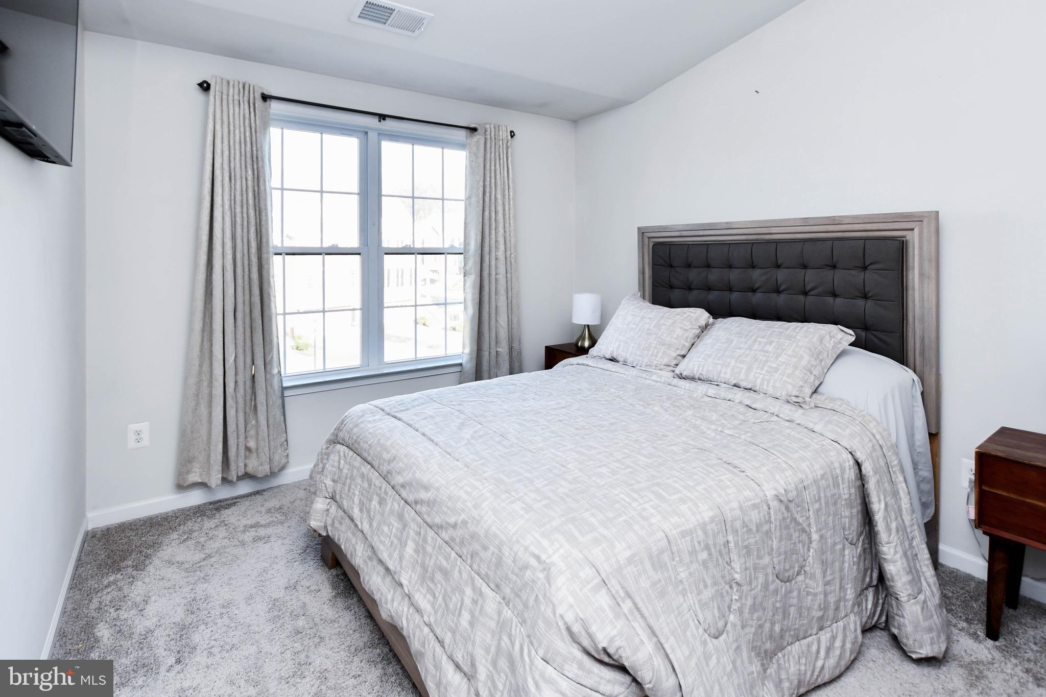 MARLBORO RIDGE - Residential