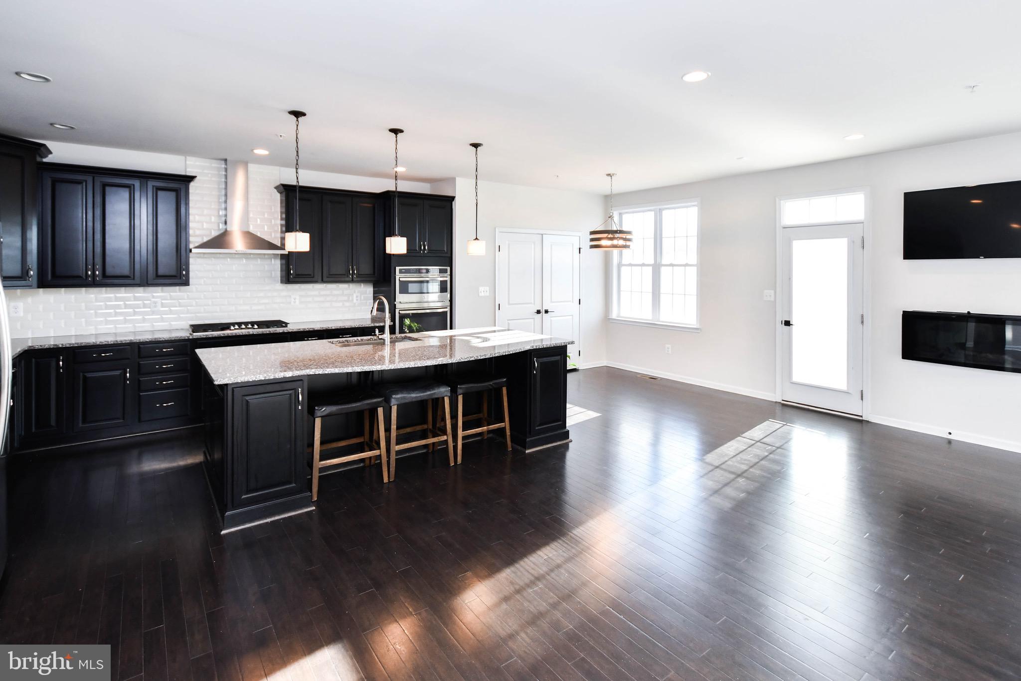 MARLBORO RIDGE - Residential