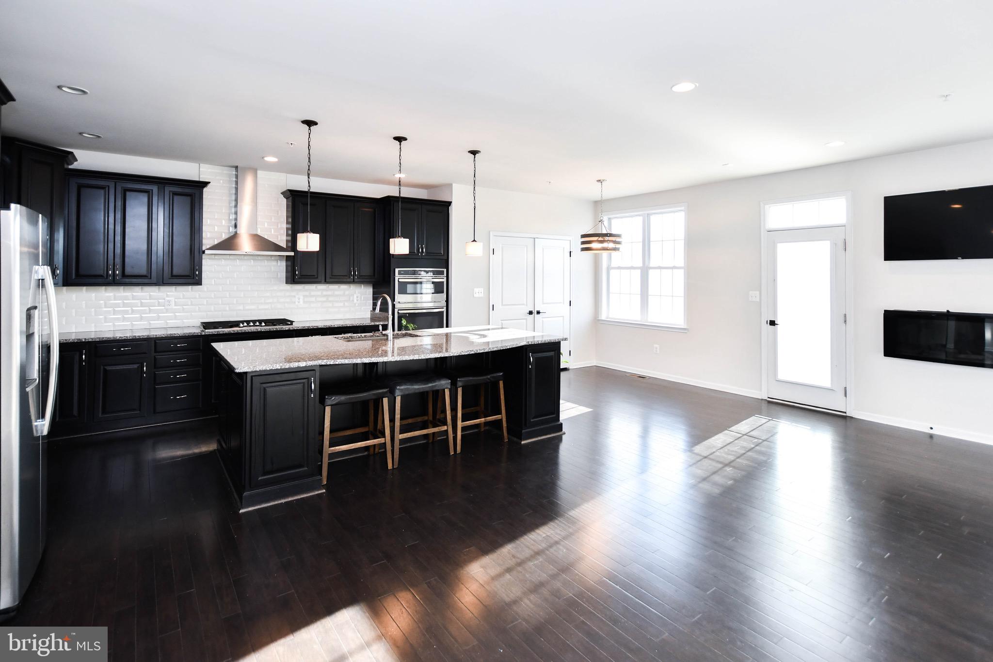 MARLBORO RIDGE - Residential