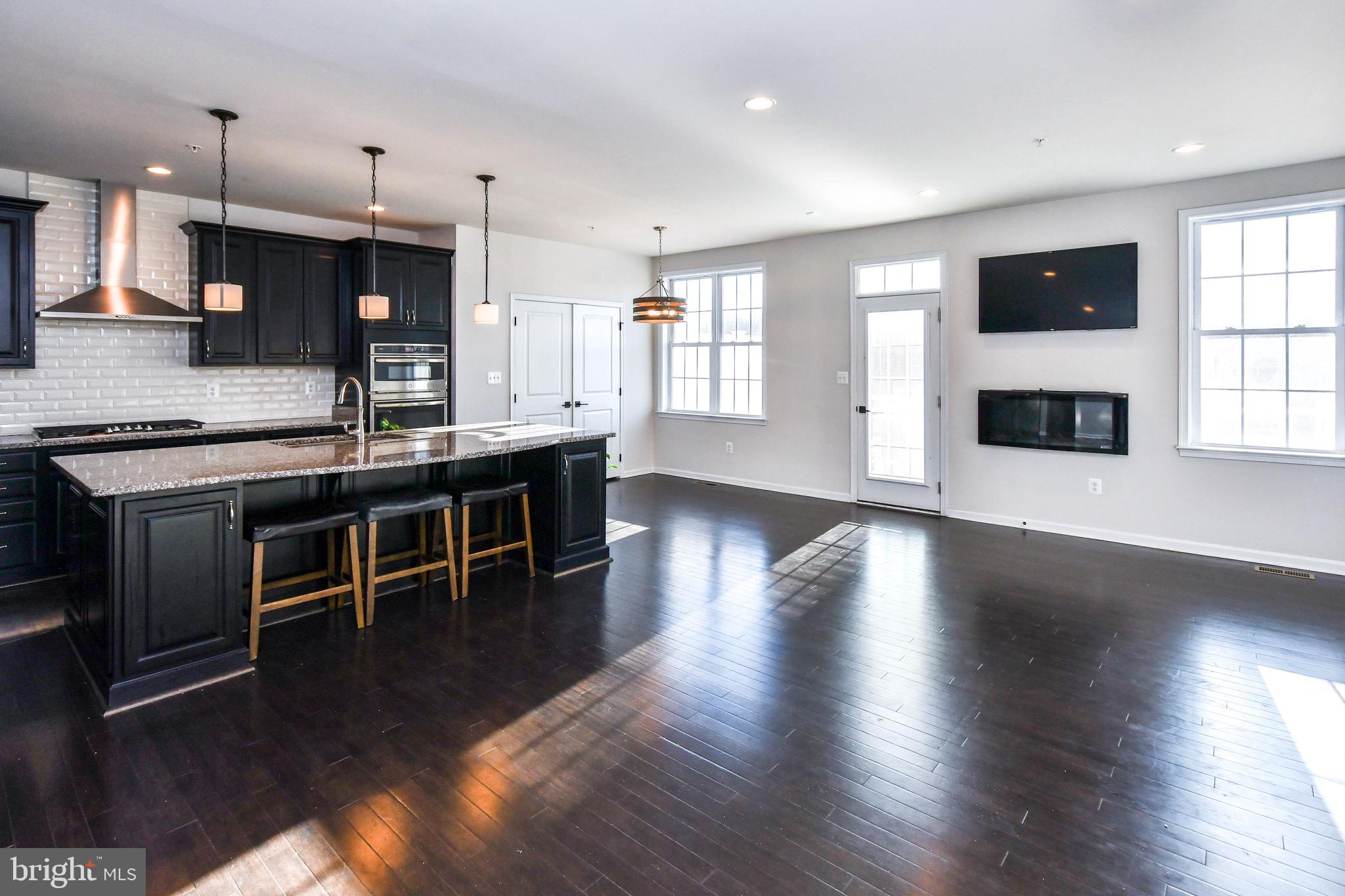 MARLBORO RIDGE - Residential