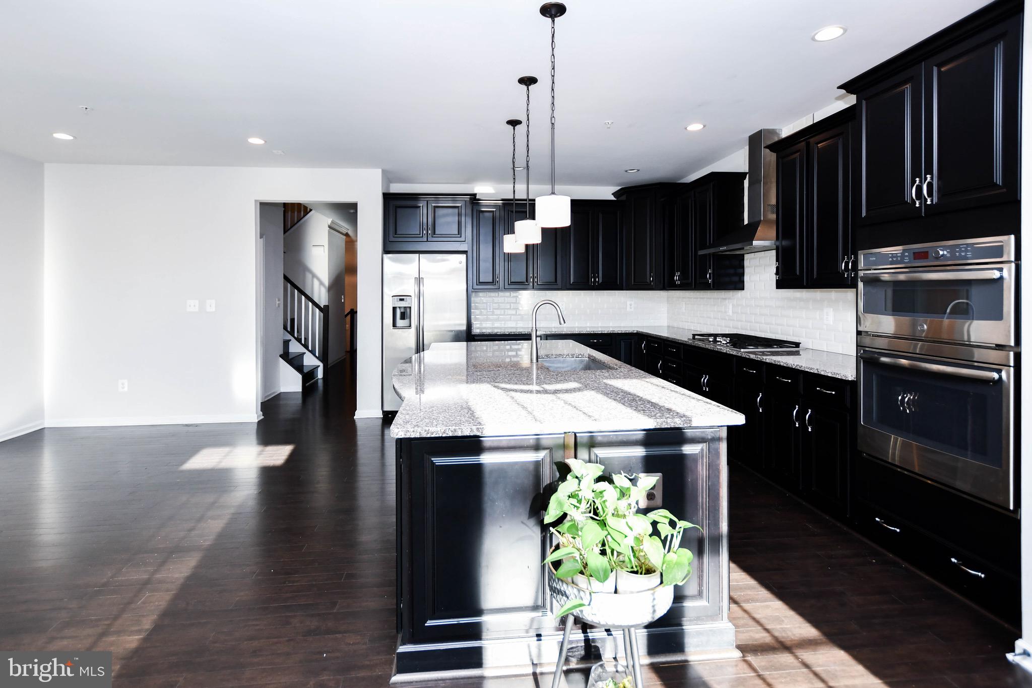 MARLBORO RIDGE - Residential