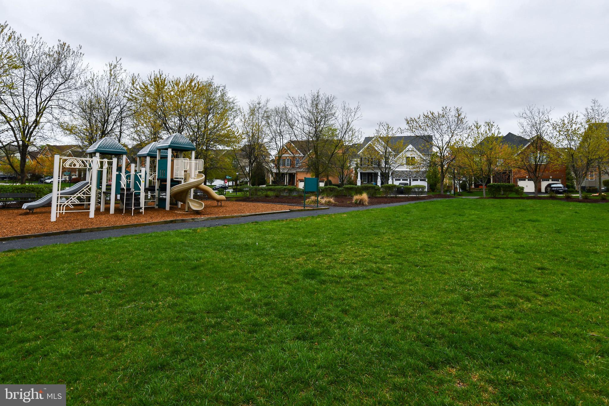 MARLBORO RIDGE - Residential