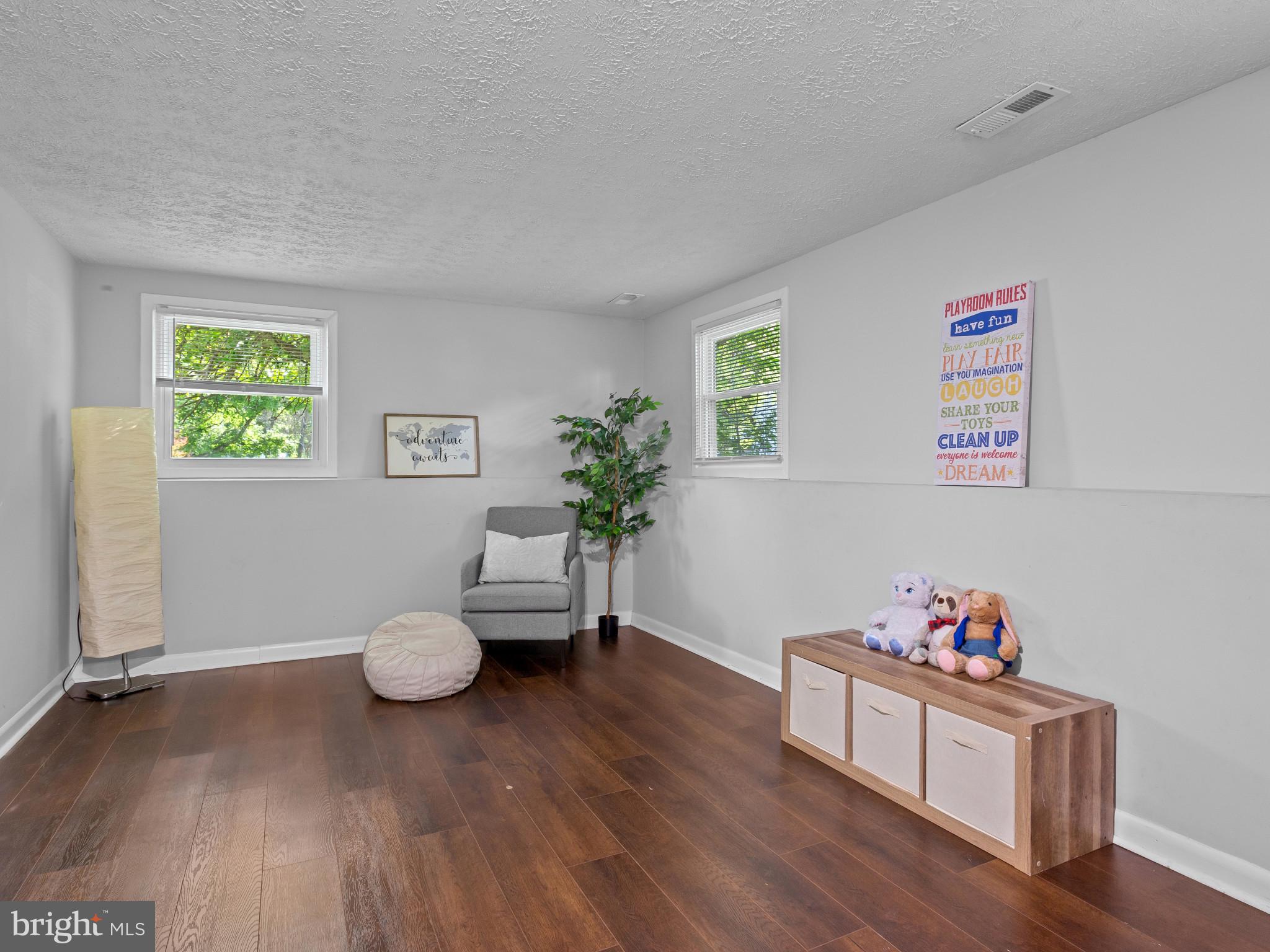 OAKLAND MILLS - Residential
