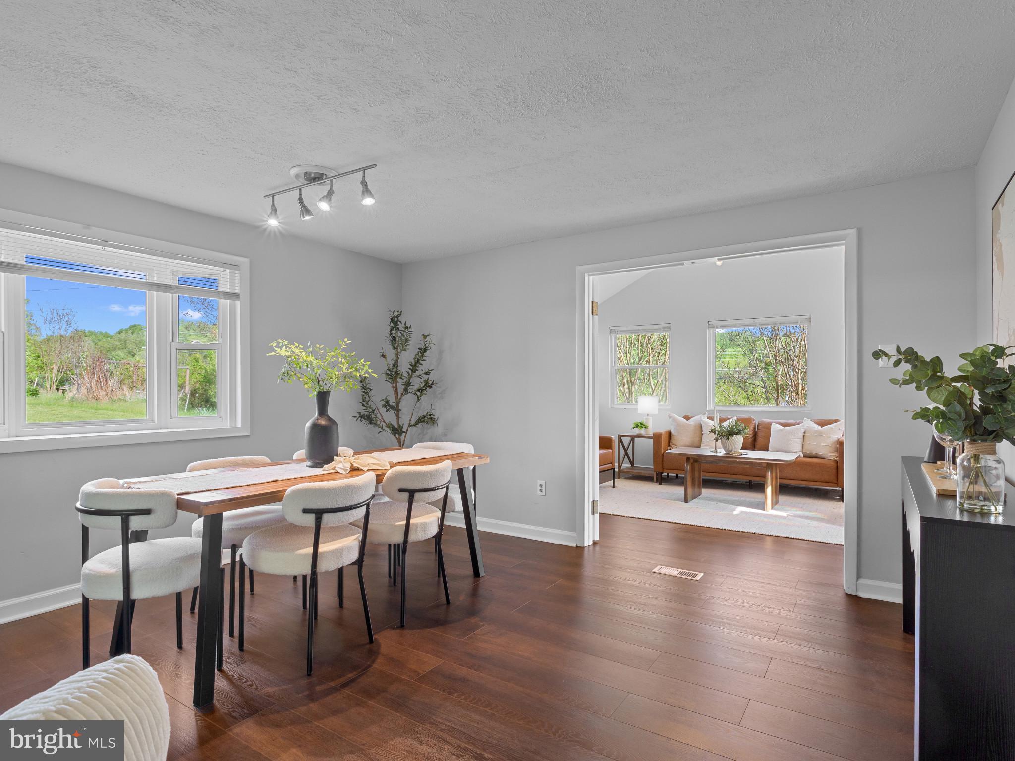 OAKLAND MILLS - Residential