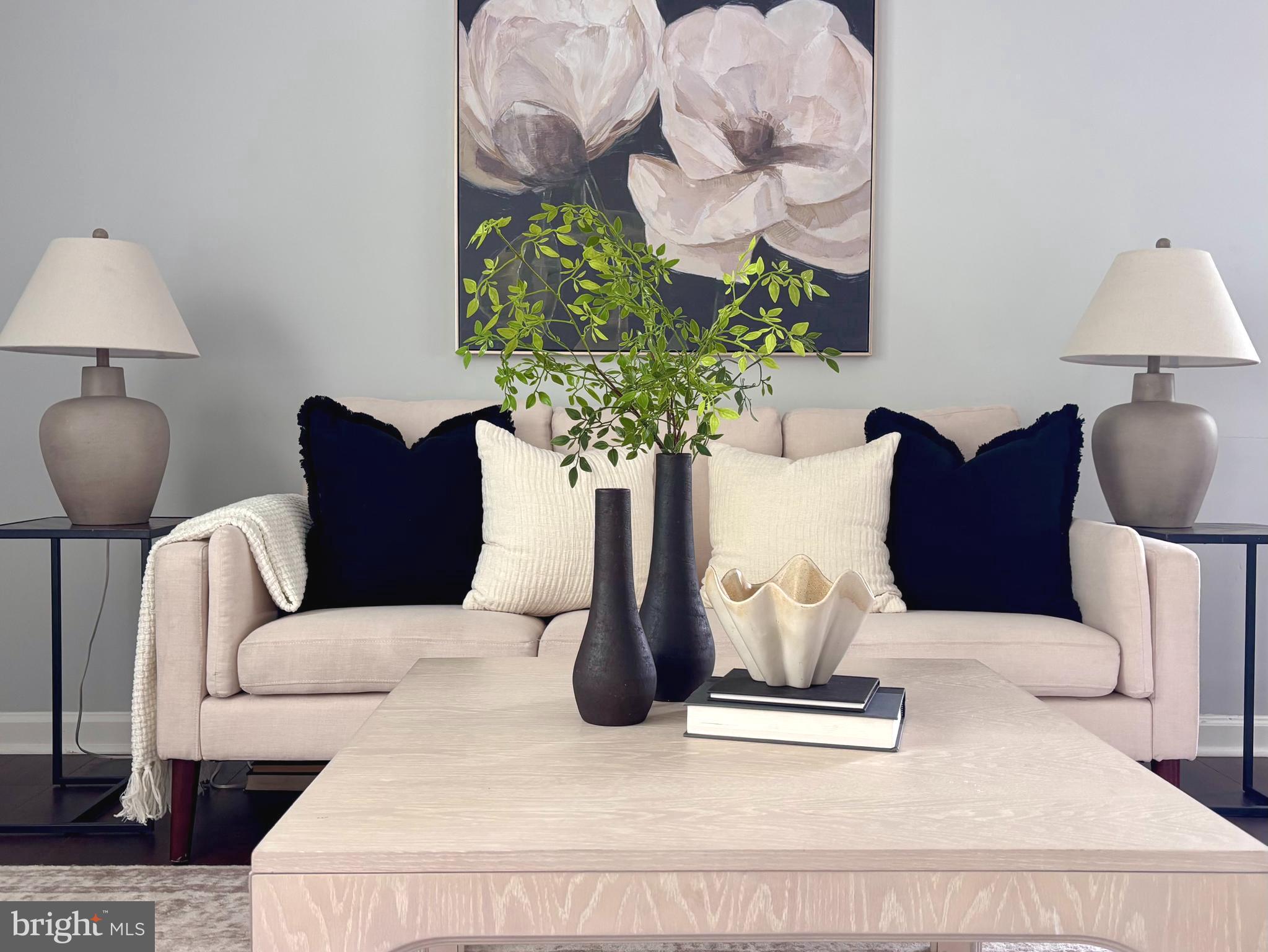 OAKLAND MILLS - Residential