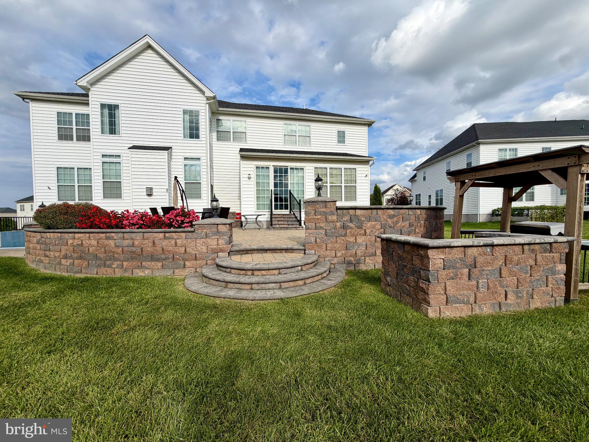 1027 MATTHEW WAY