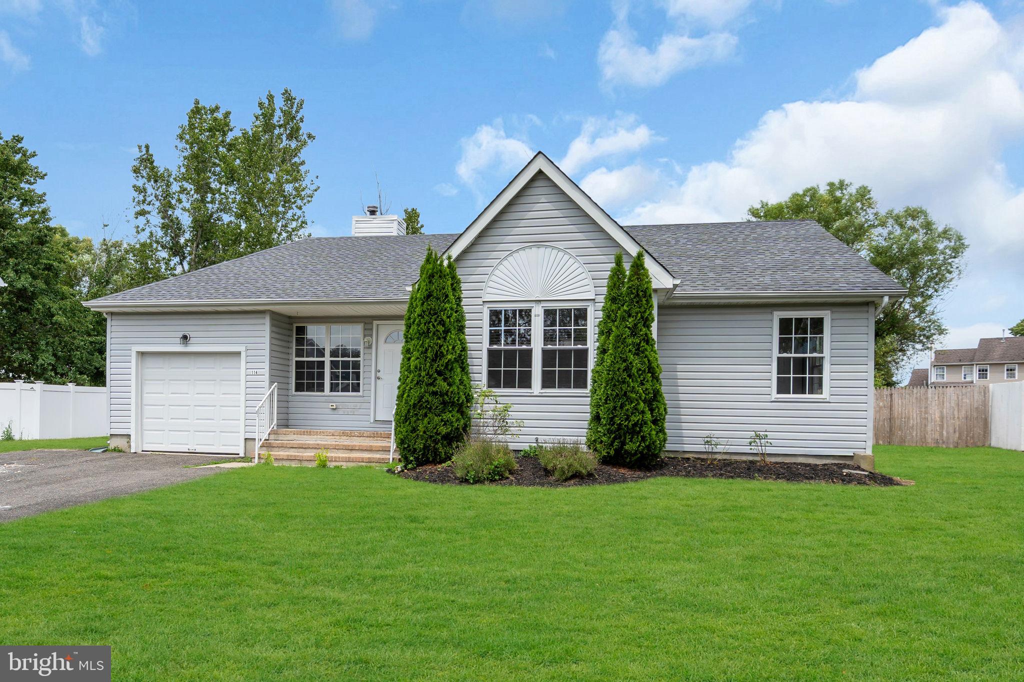 114 ONEIDA LAKE DRIVE