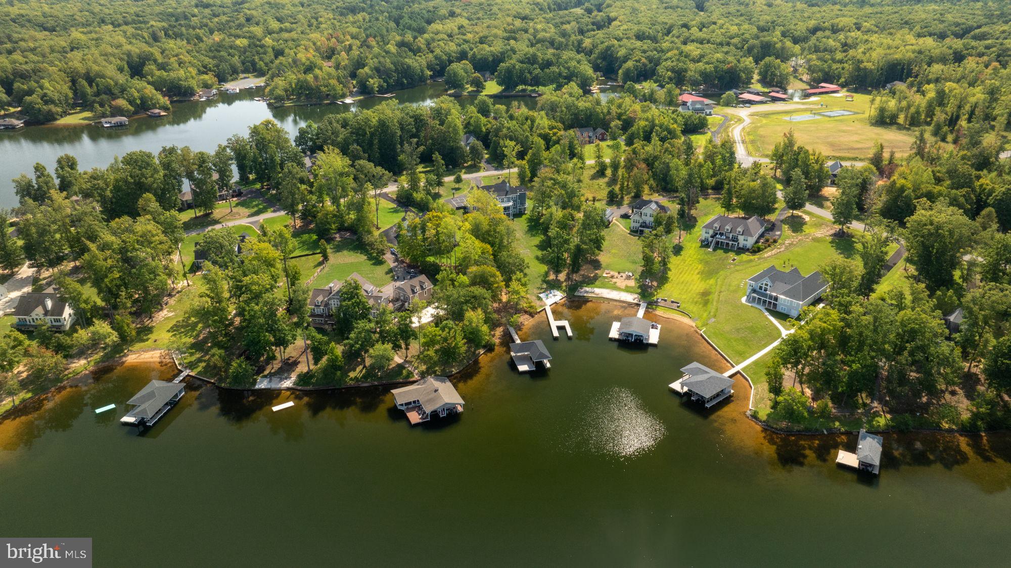 NOAHS LANDING - Residential