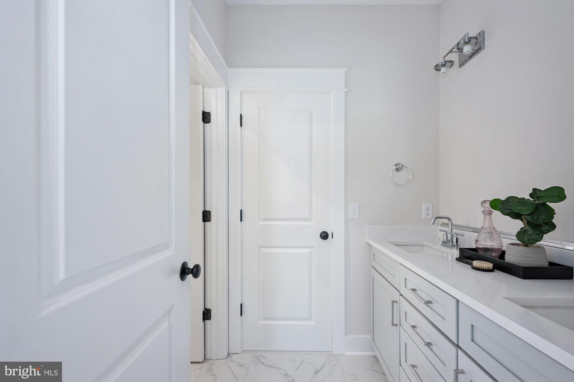 NOAHS LANDING - Residential