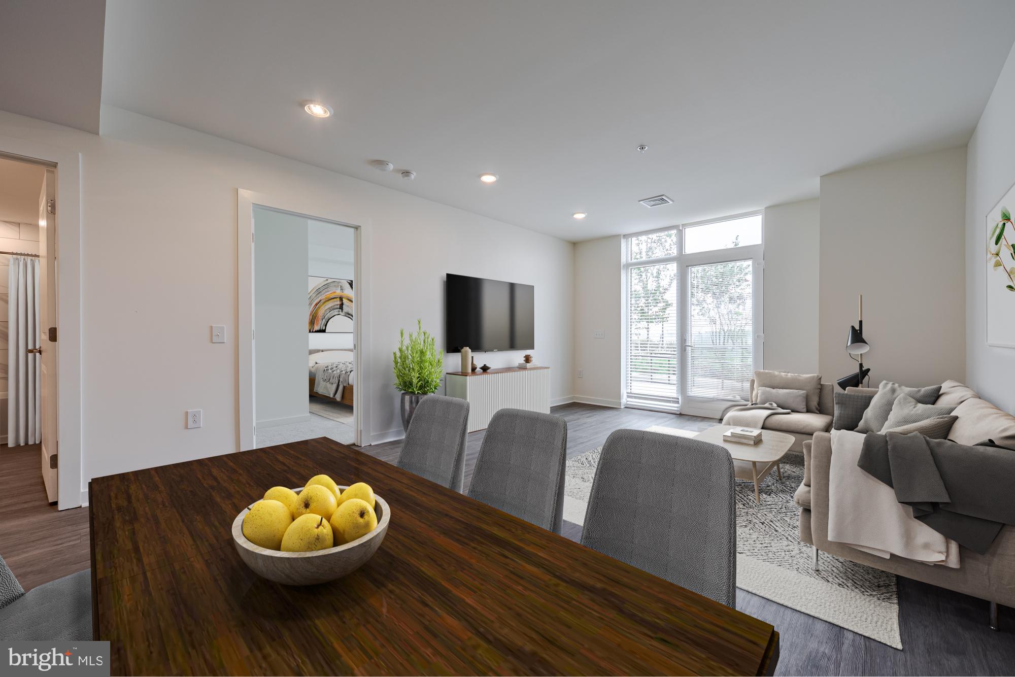 503-29 N COLUMBUS BOULEVARD TOWNHOUSE + DEN