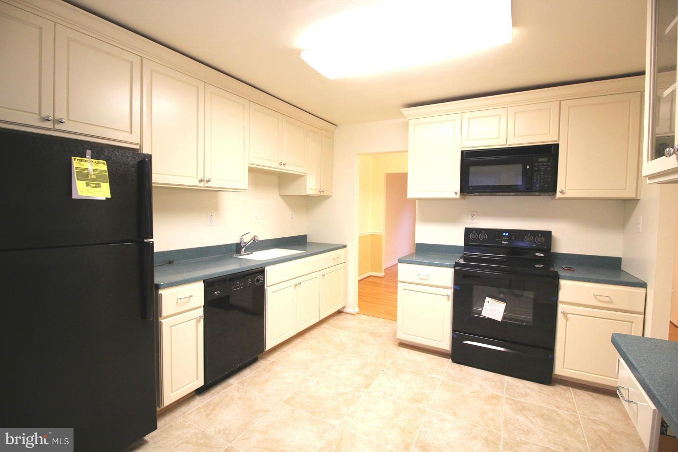 HERITAGE SQUARE - Residential