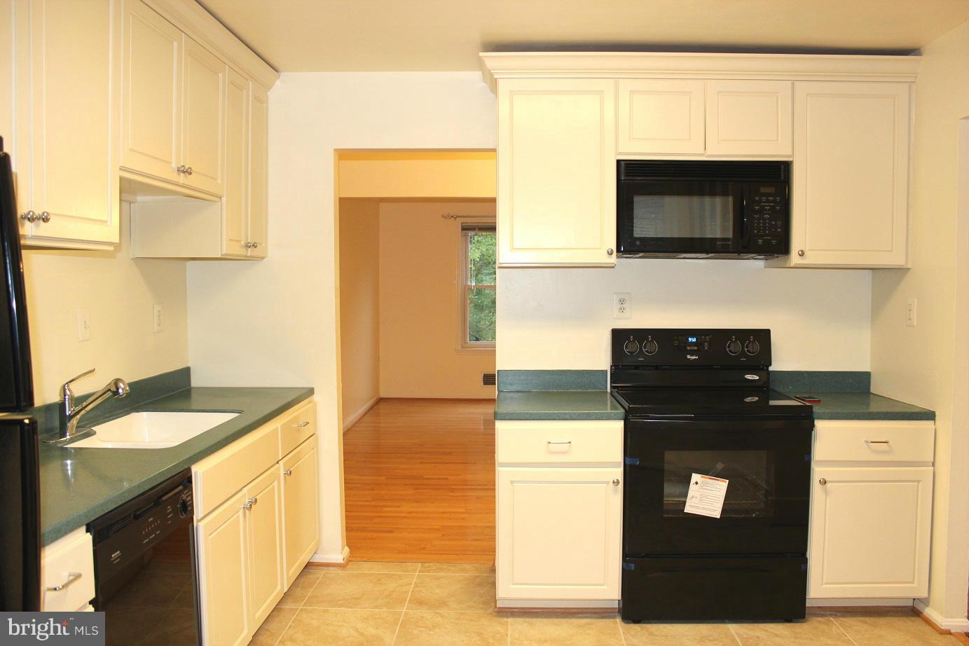 HERITAGE SQUARE - Residential