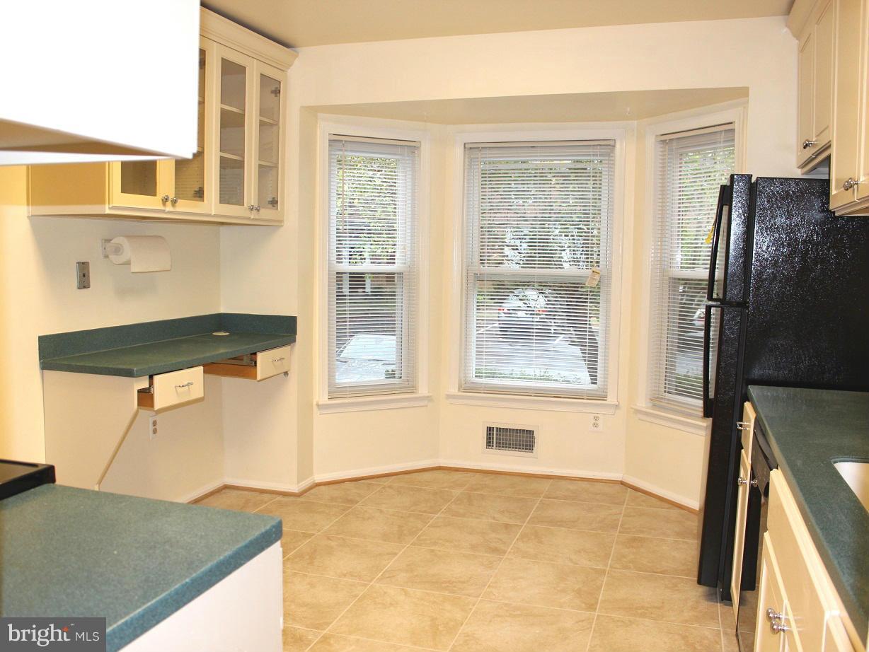 HERITAGE SQUARE - Residential